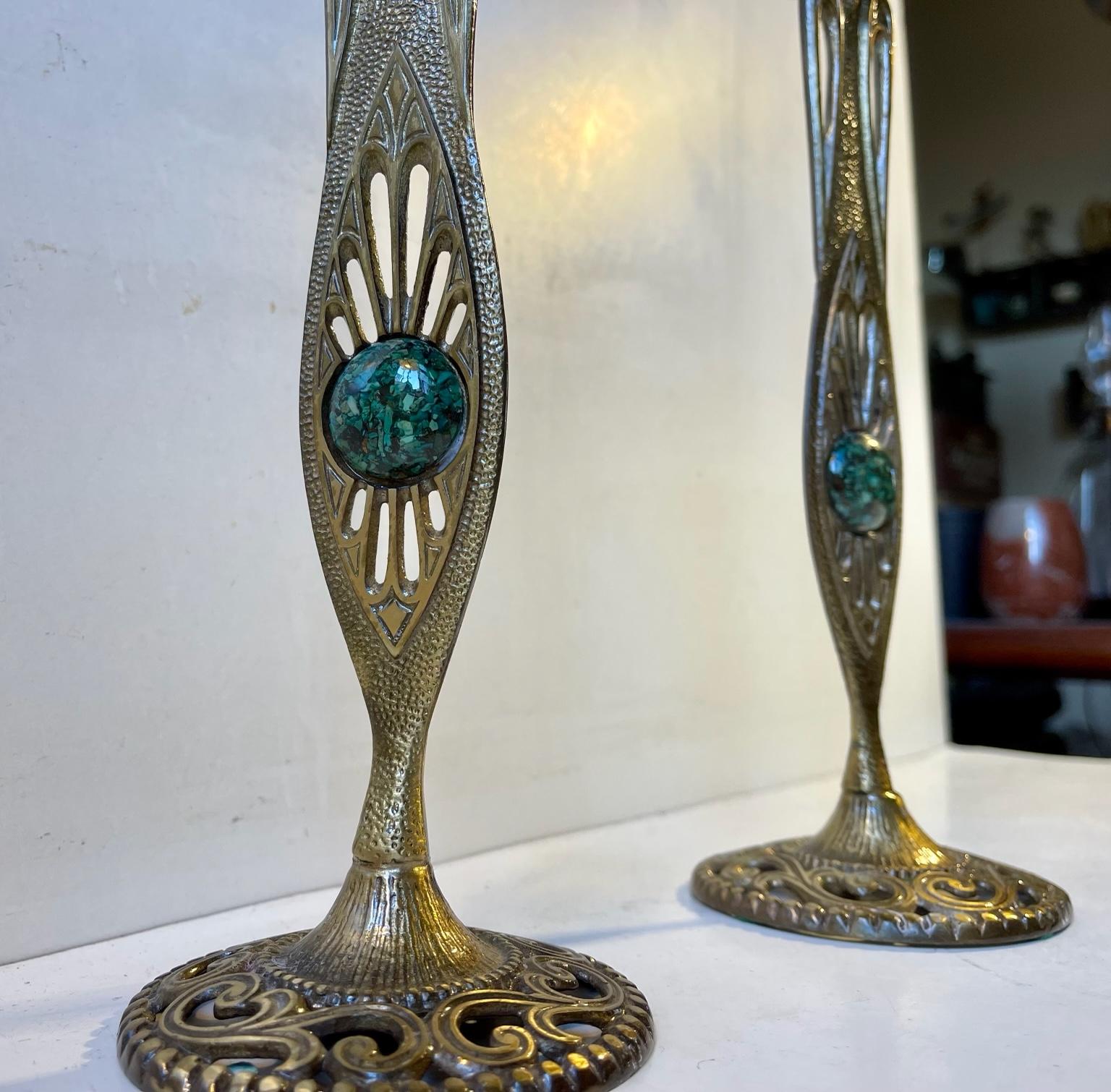 Art Nouveau Candelieri d'epoca in ottone Holyland con pietre verdi Eliat, Tamar Israel in vendita