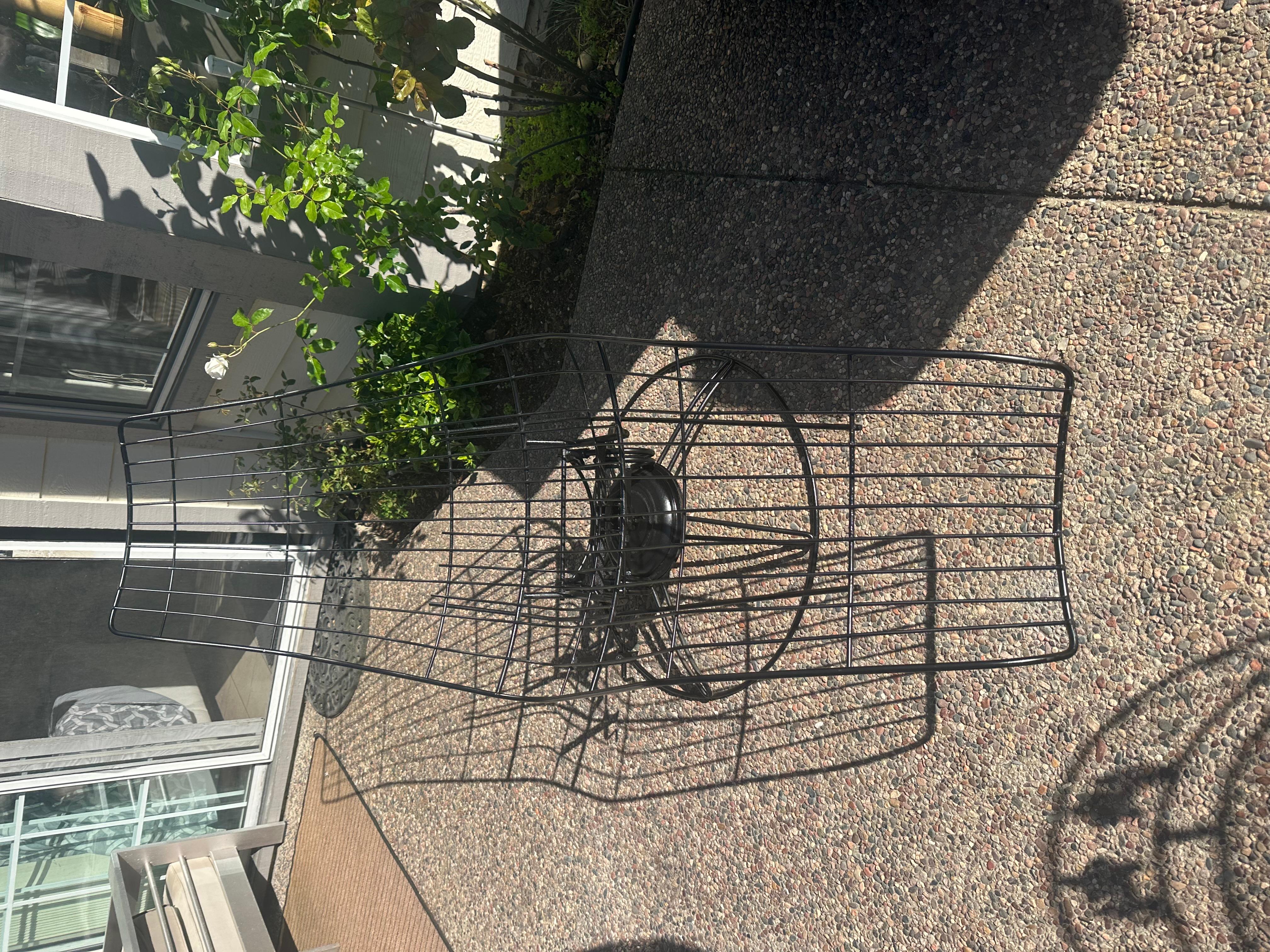 American Classical Vintage Homecrest Mid-century Wire Banana 