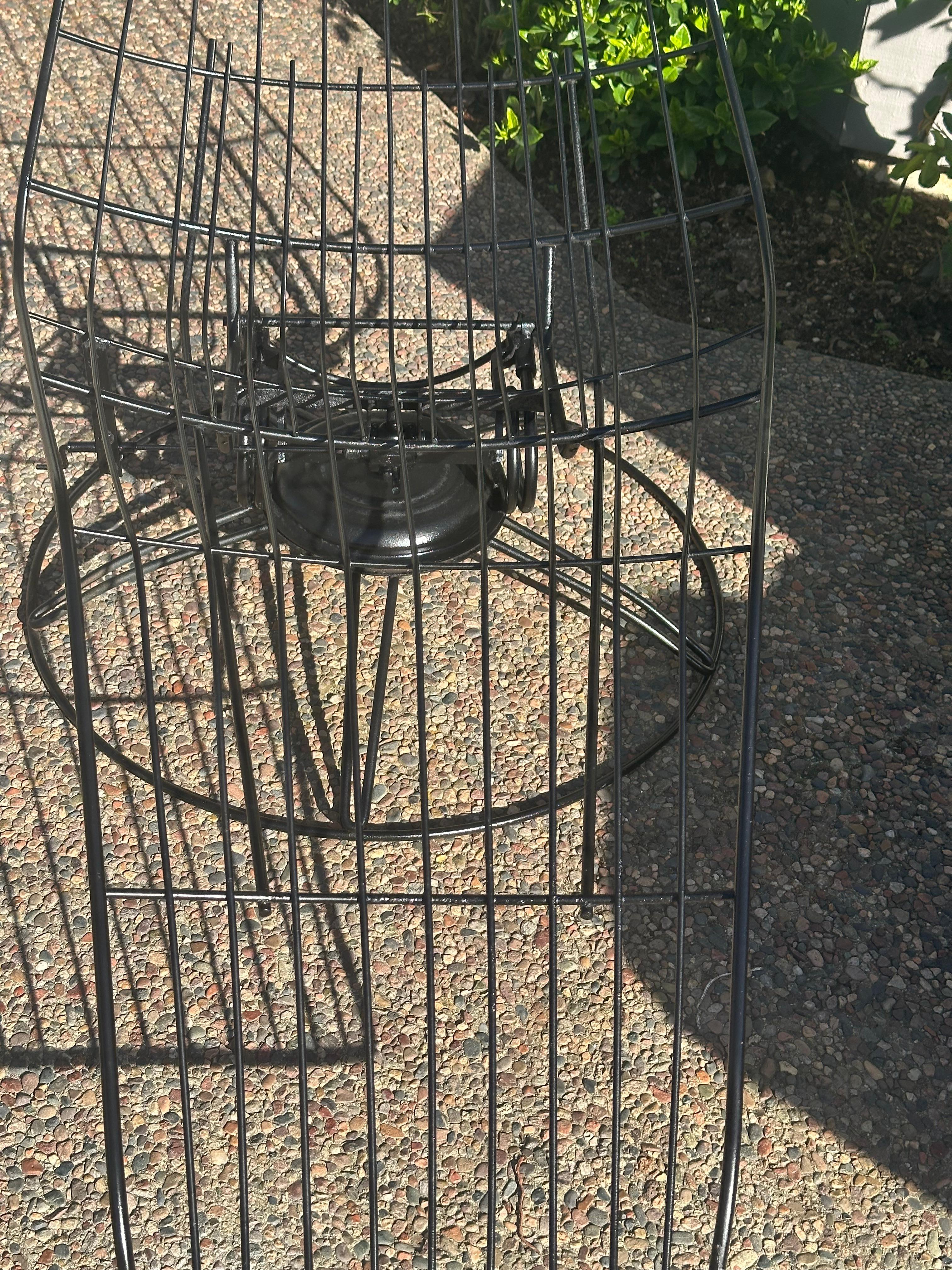 American Classical Vintage Homecrest Mid-century Wire Banana 