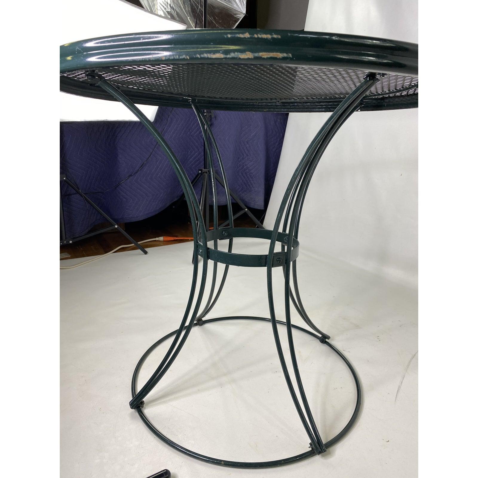 Vintage Homecrest Wire Side Table In Good Condition For Sale In Esperance, NY