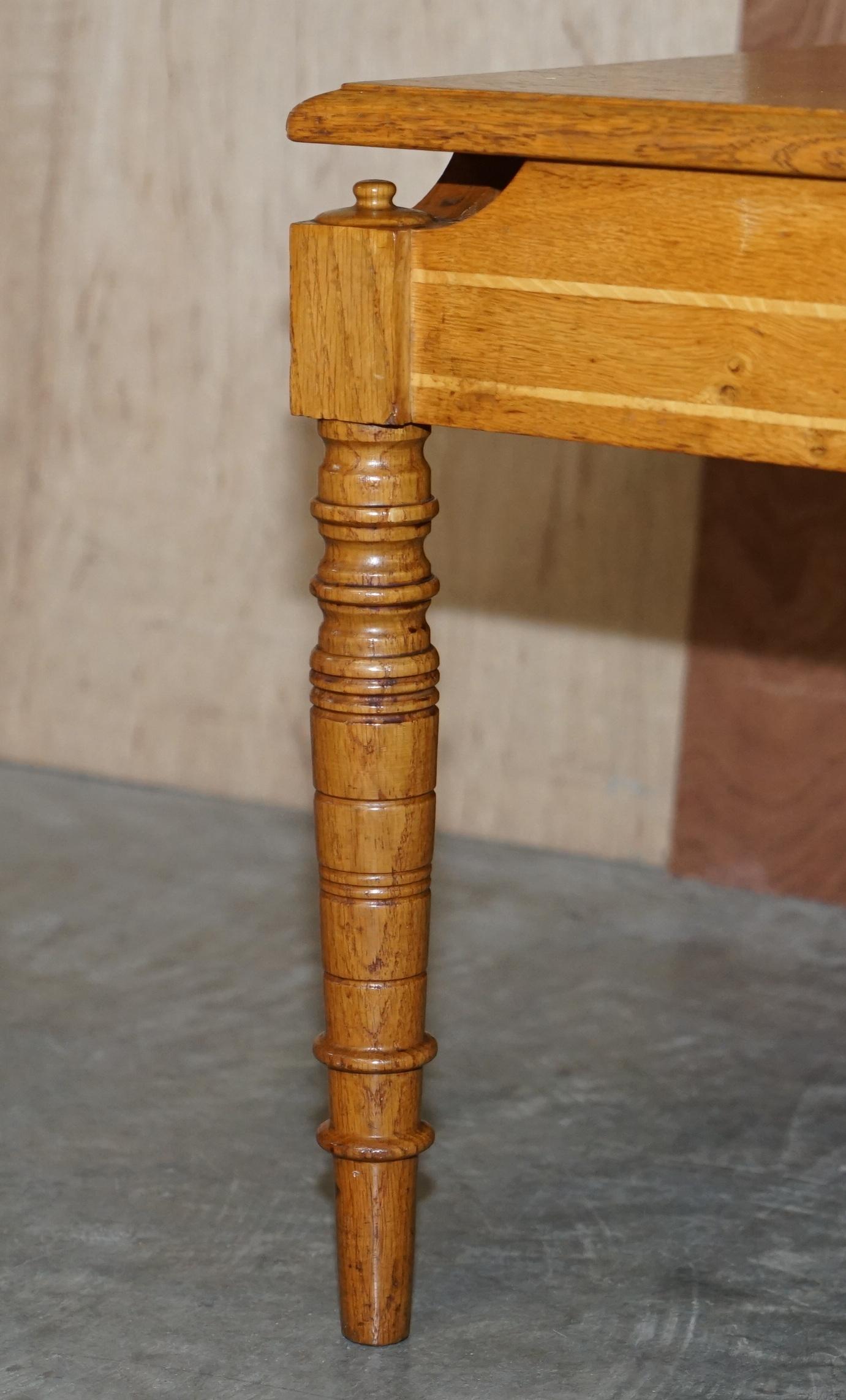 Vintage Honey Oak Chess Board Coffee Table with Vintage Ebonised Chess Set For Sale 2