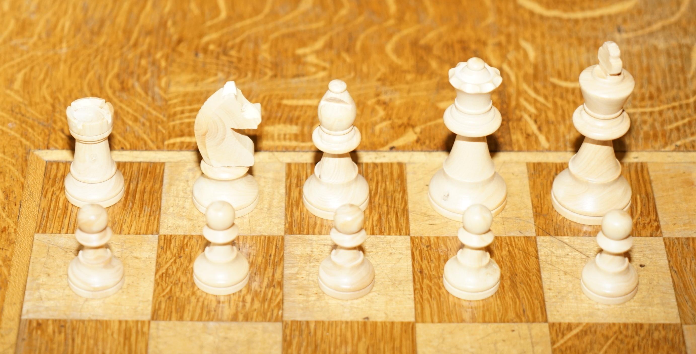 Art Deco Vintage Honey Oak Chess Board Coffee Table with Vintage Ebonised Chess Set For Sale