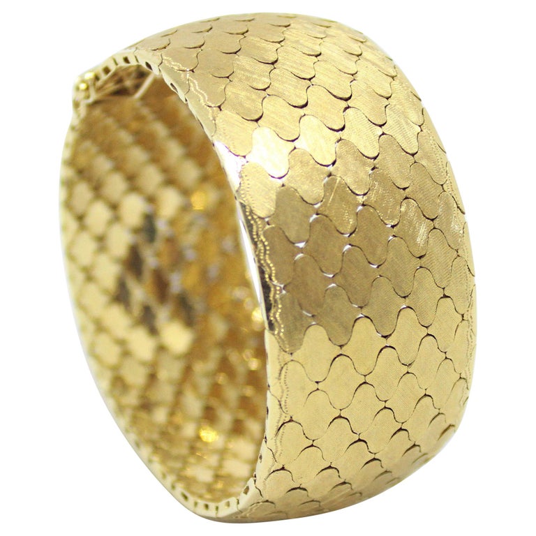 Vintage Design 18 Carat Gold Bracelet, circa 1960s For Sale