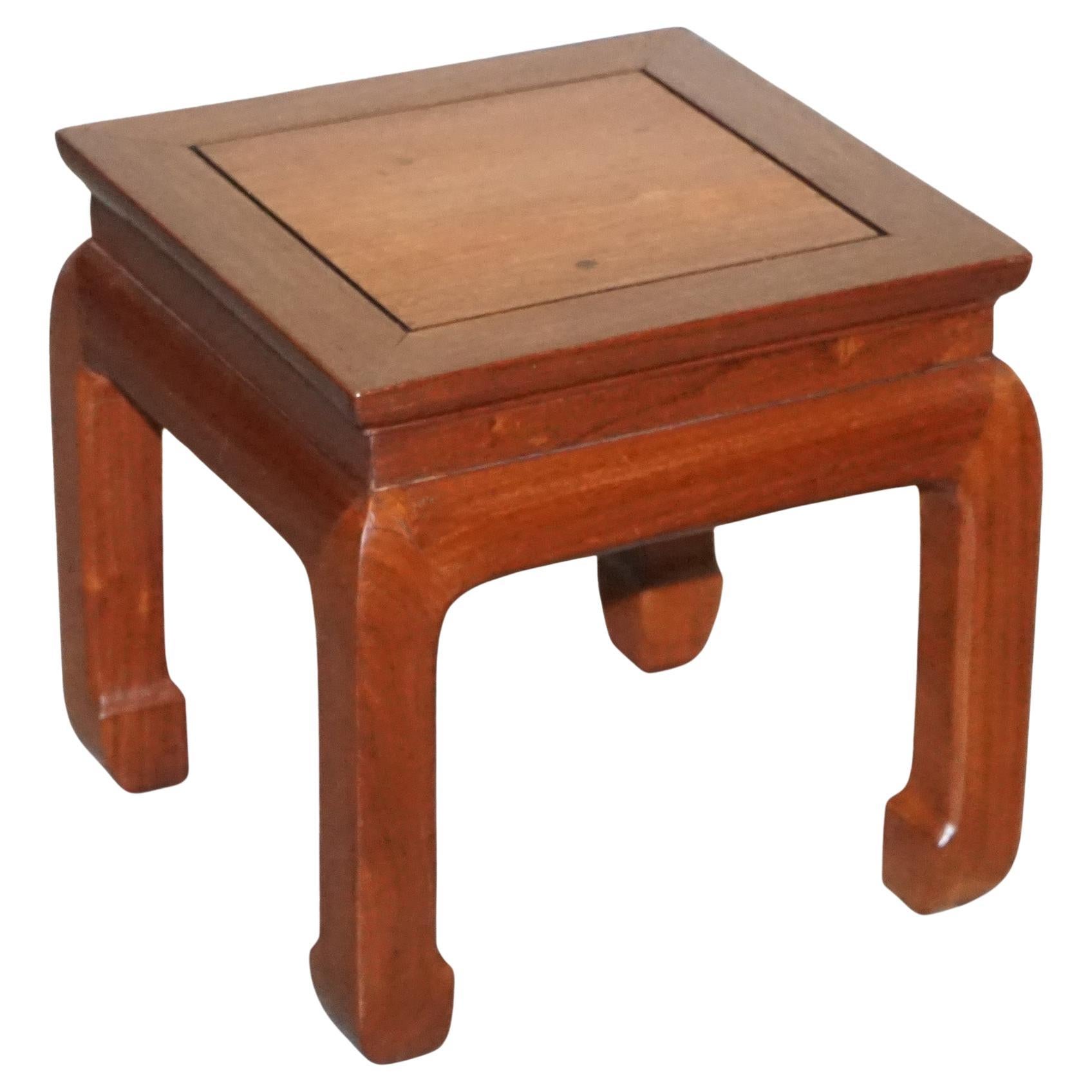 VINTAGE MESA DE EXPOSICIÓN DE MADERA DURA HONG KONG MESA BAJA PARA ALTAR DE ESTILO MiNG en venta