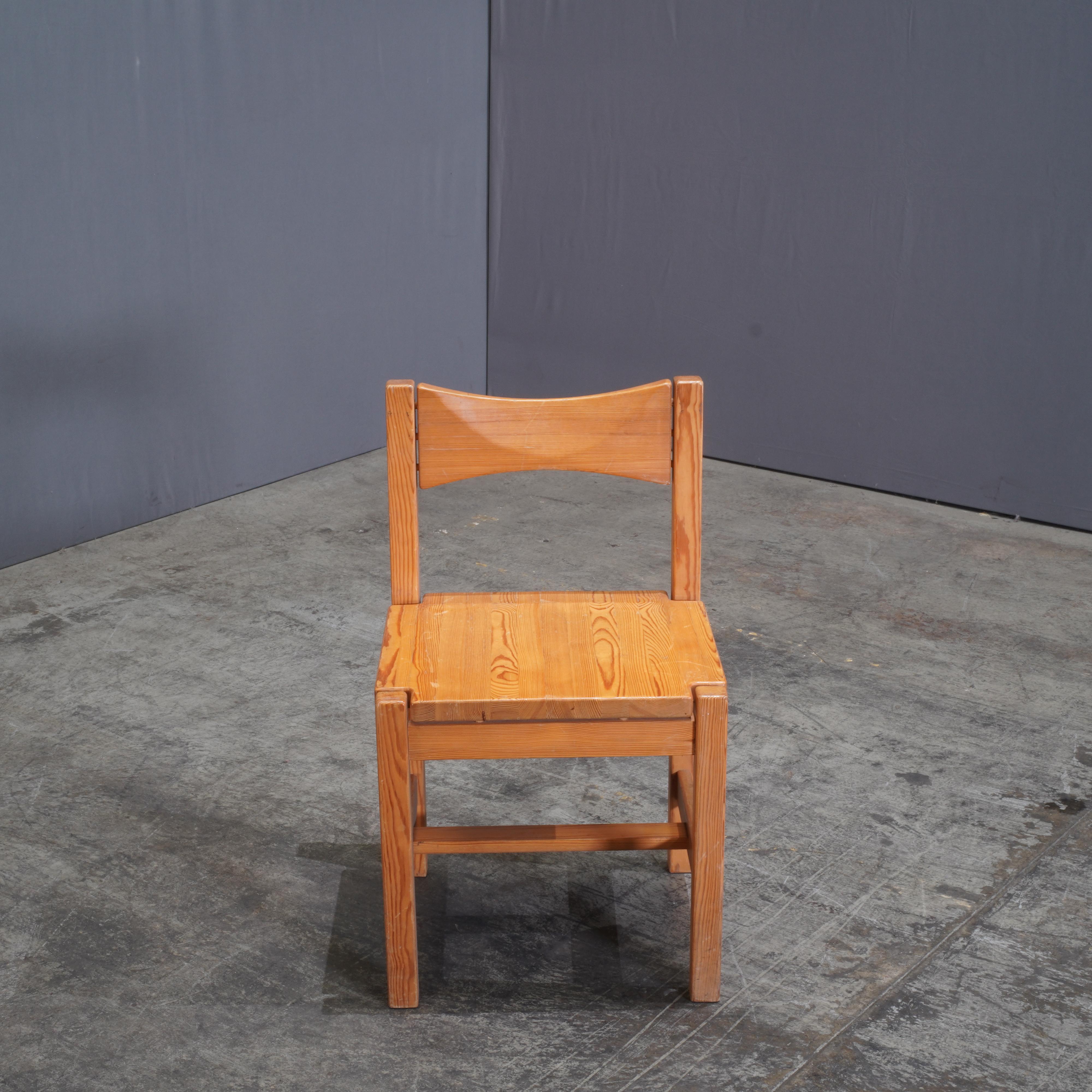 The Vintage Hongisto Chairs by Ilmari Tapiovaara for Laukaan Puu are a classic example of mid-century modern design. This set of two chairs offers both style and functionality, featuring high-quality materials and timeless design by renowned