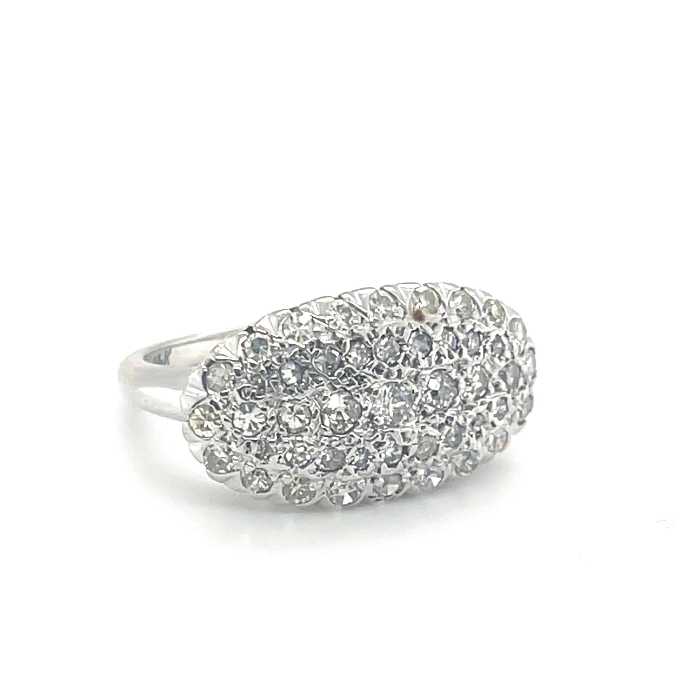 Anillo vintage en racimo horizontal con diamantes talla única engastados y talla antigua de mina