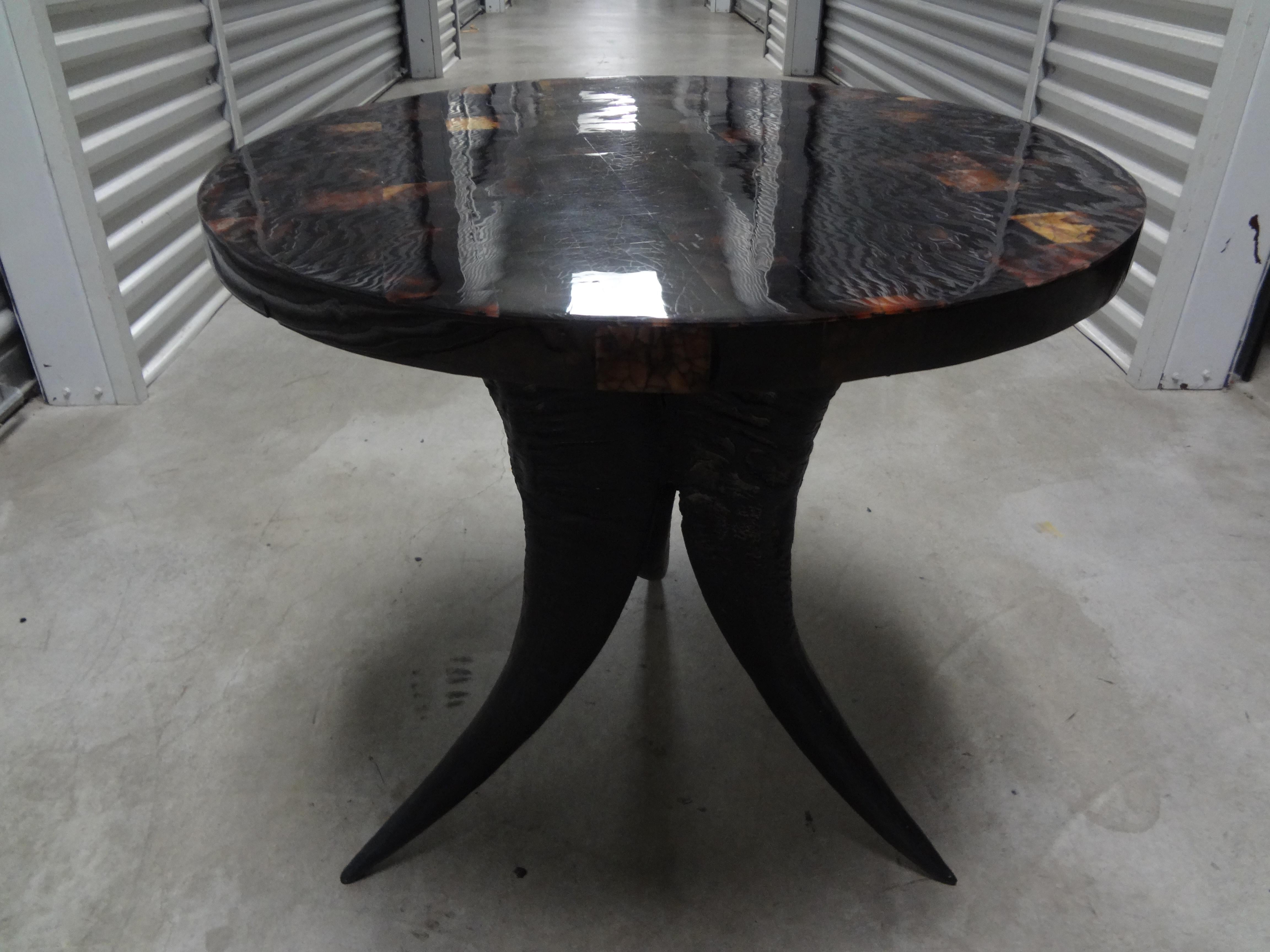 Handsome vintage horn table with faux horn legs and a tessellated horn top. This versatile 20th century Karl Springer inspired horn side table, drink table or gueridon would work well in a rustic, contemporary or traditional interior.