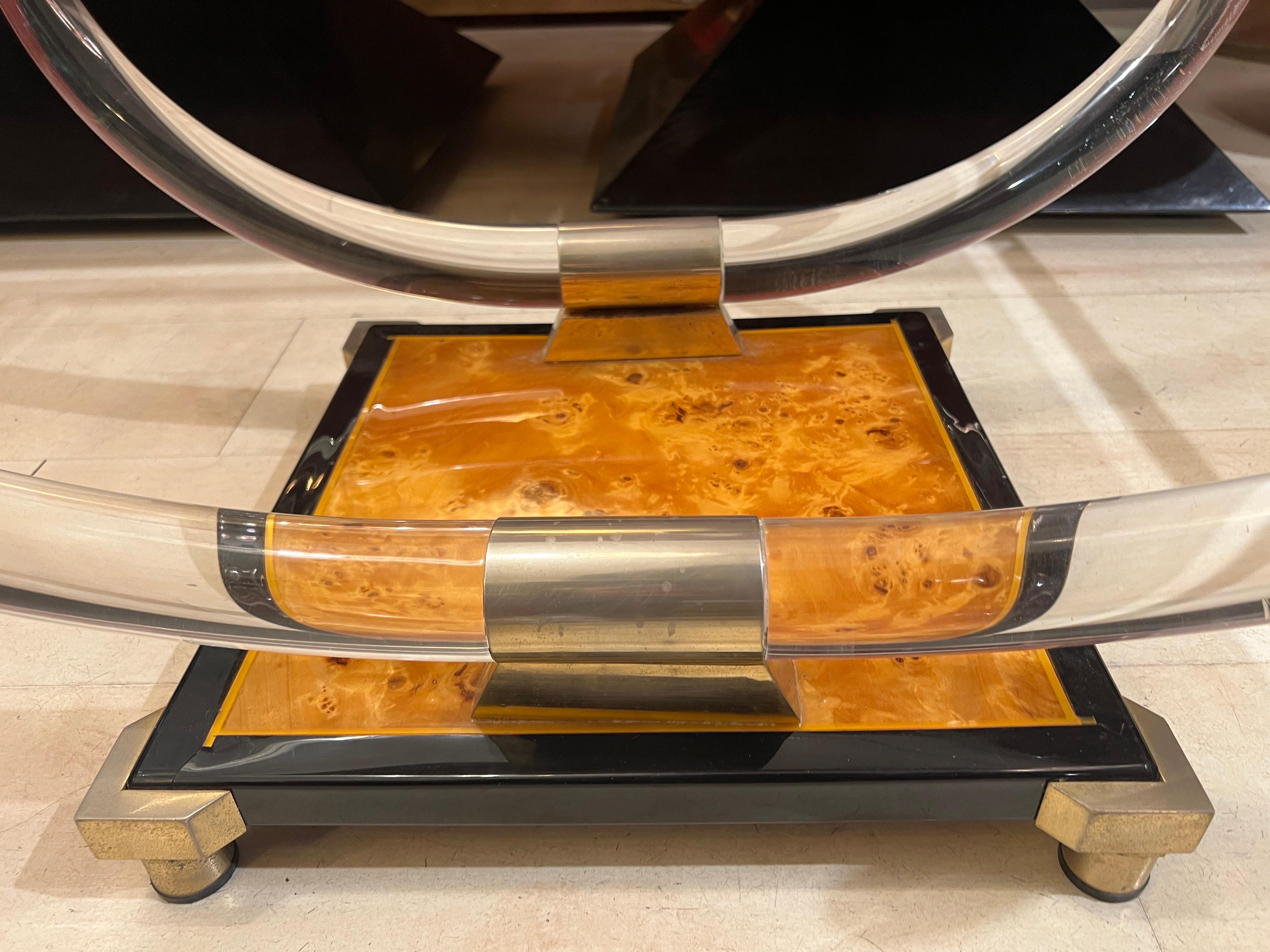 Table basse vintage en plexiglas avec base en noyer et plateau en cristal Horn 1970 en vente 7