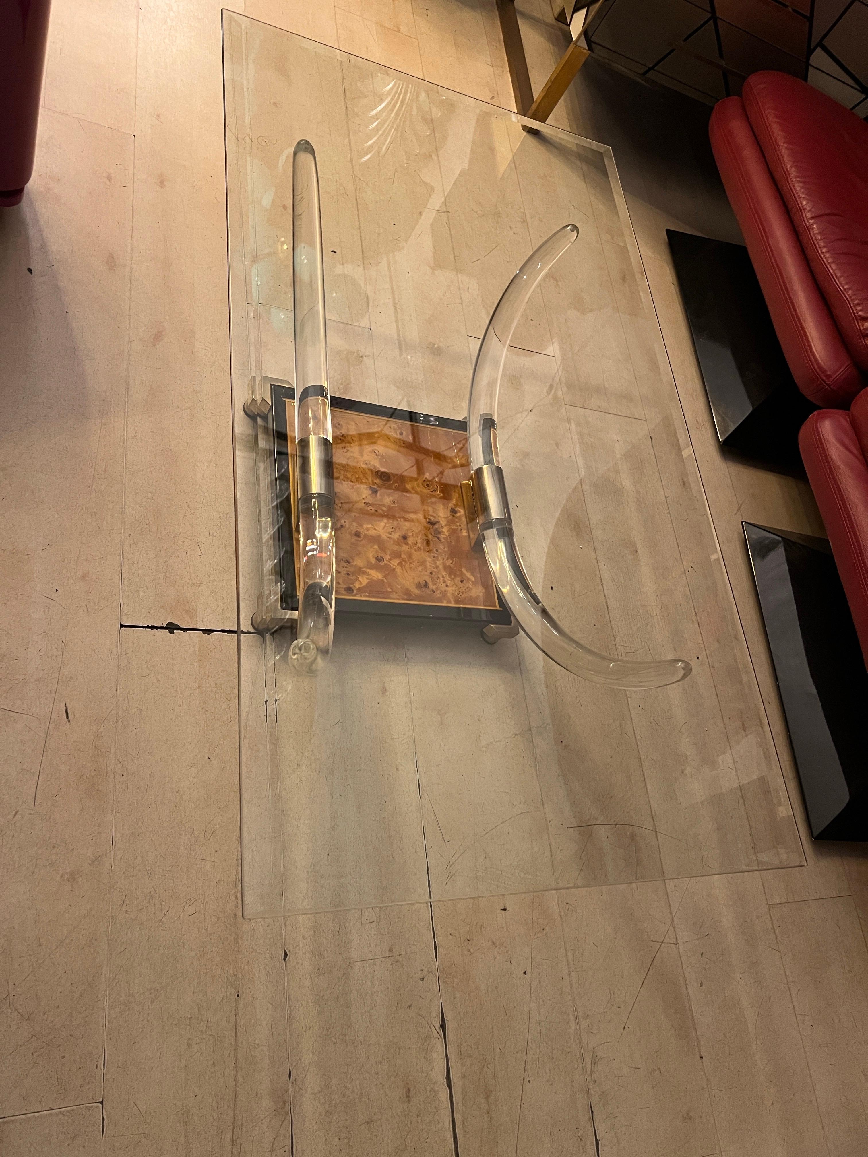 Table basse vintage en plexiglas avec base en noyer et plateau en cristal Horn 1970 en vente 8