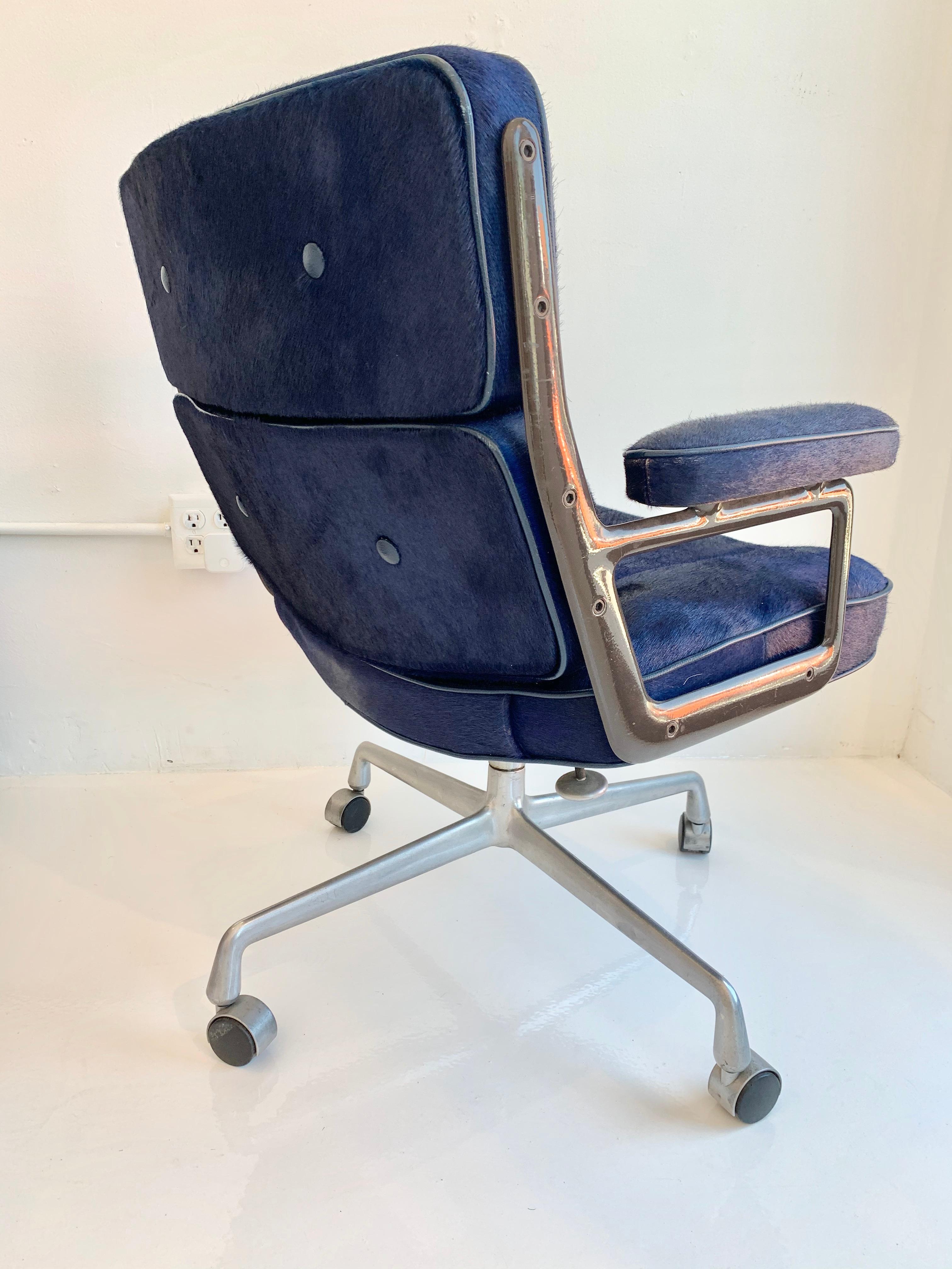 Late 20th Century Original Eames Horse Hair Time Life Chair