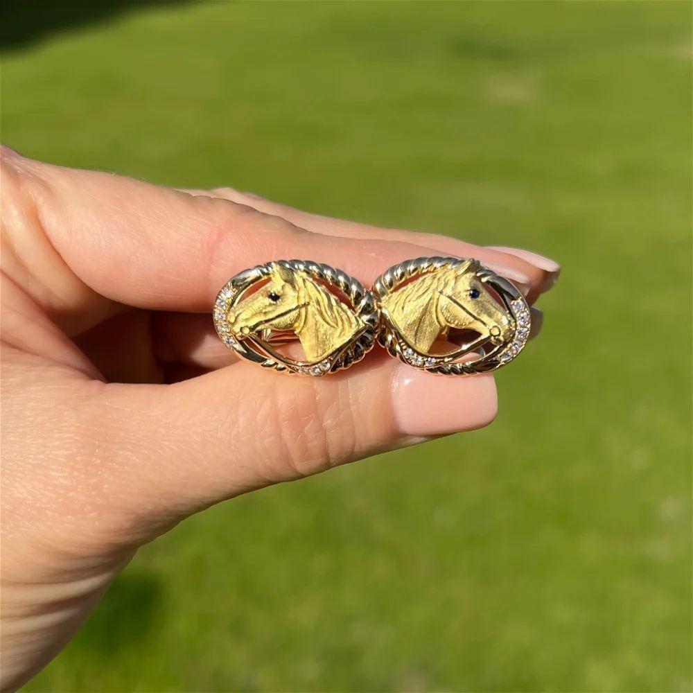 Modern Vintage Horse Head Diamond and Sapphire Eyes Gold Cufflinks For Sale