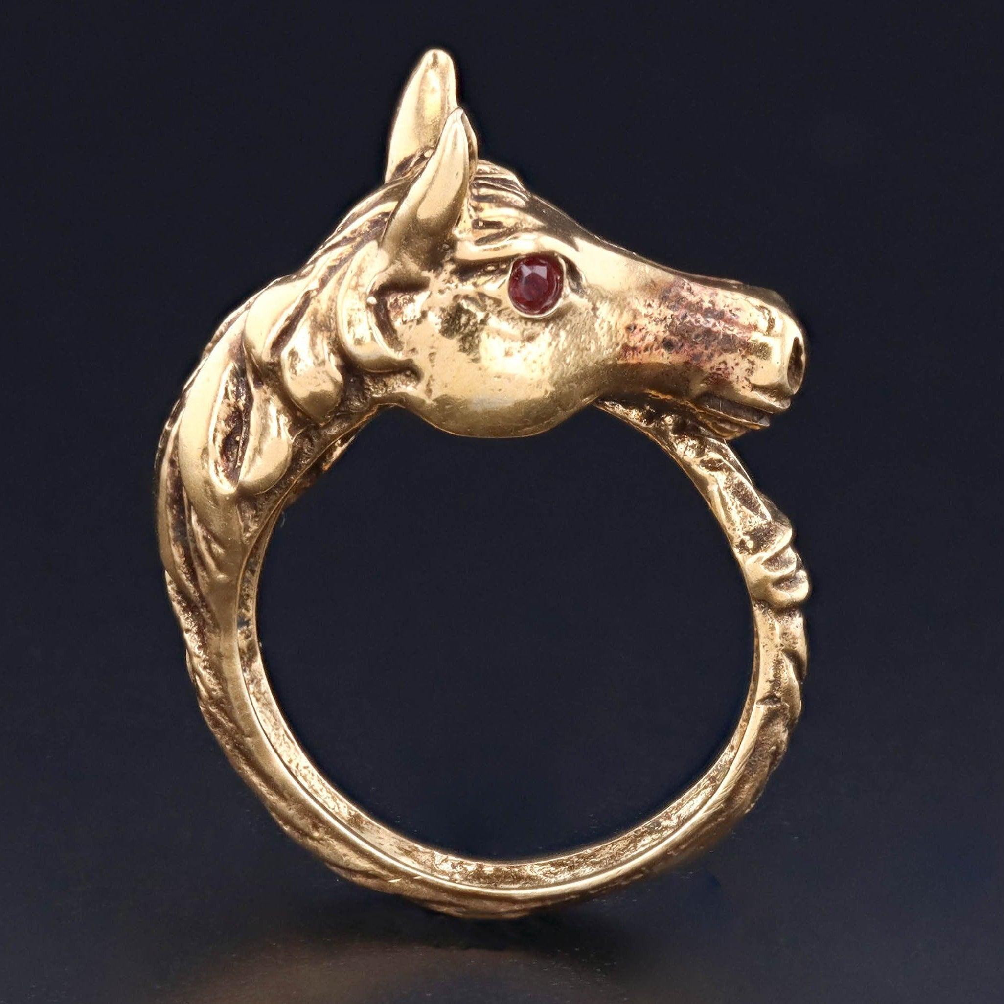 Contemporaneo Anello avvolgente con cavallo vintage in oro 14 carati in vendita
