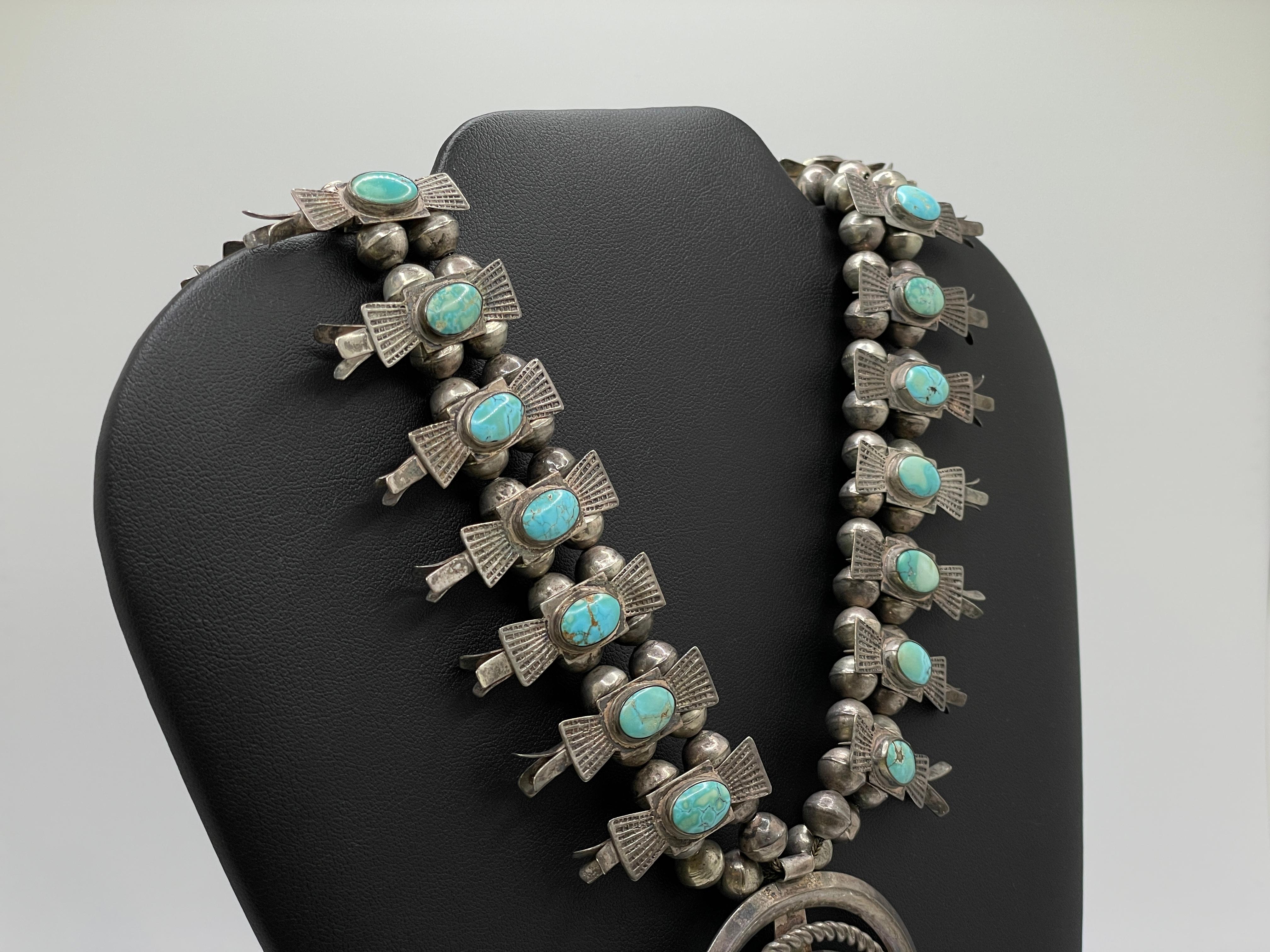 Vintage Horseshoe Native American Navajo Sterling Silver Squash Blossom Necklace (Indigene Kunst (Nord-/Südamerika)) im Angebot