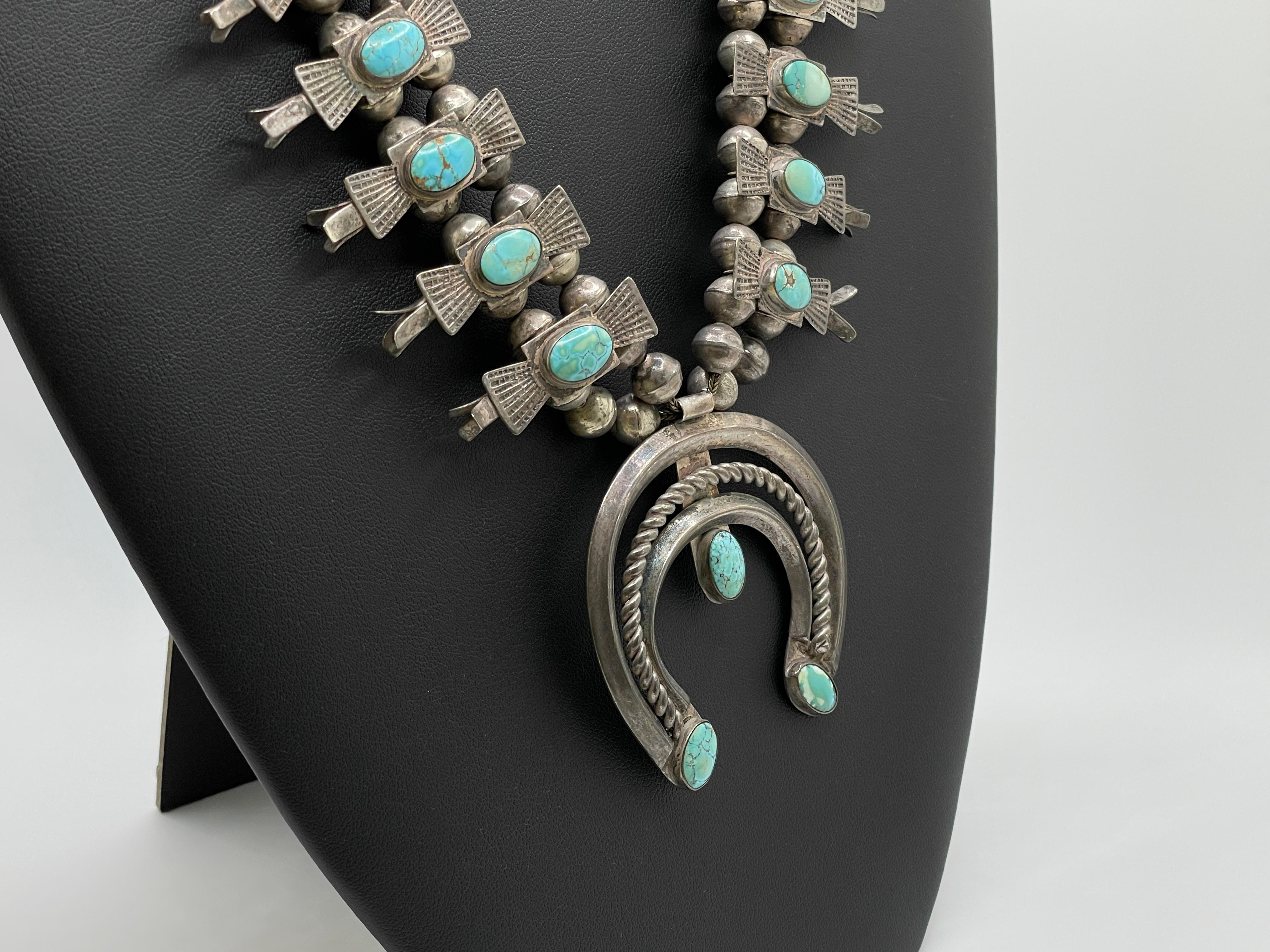 Vintage Horseshoe Native American Navajo Sterling Silver Squash Blossom Necklace (Cabochon) im Angebot