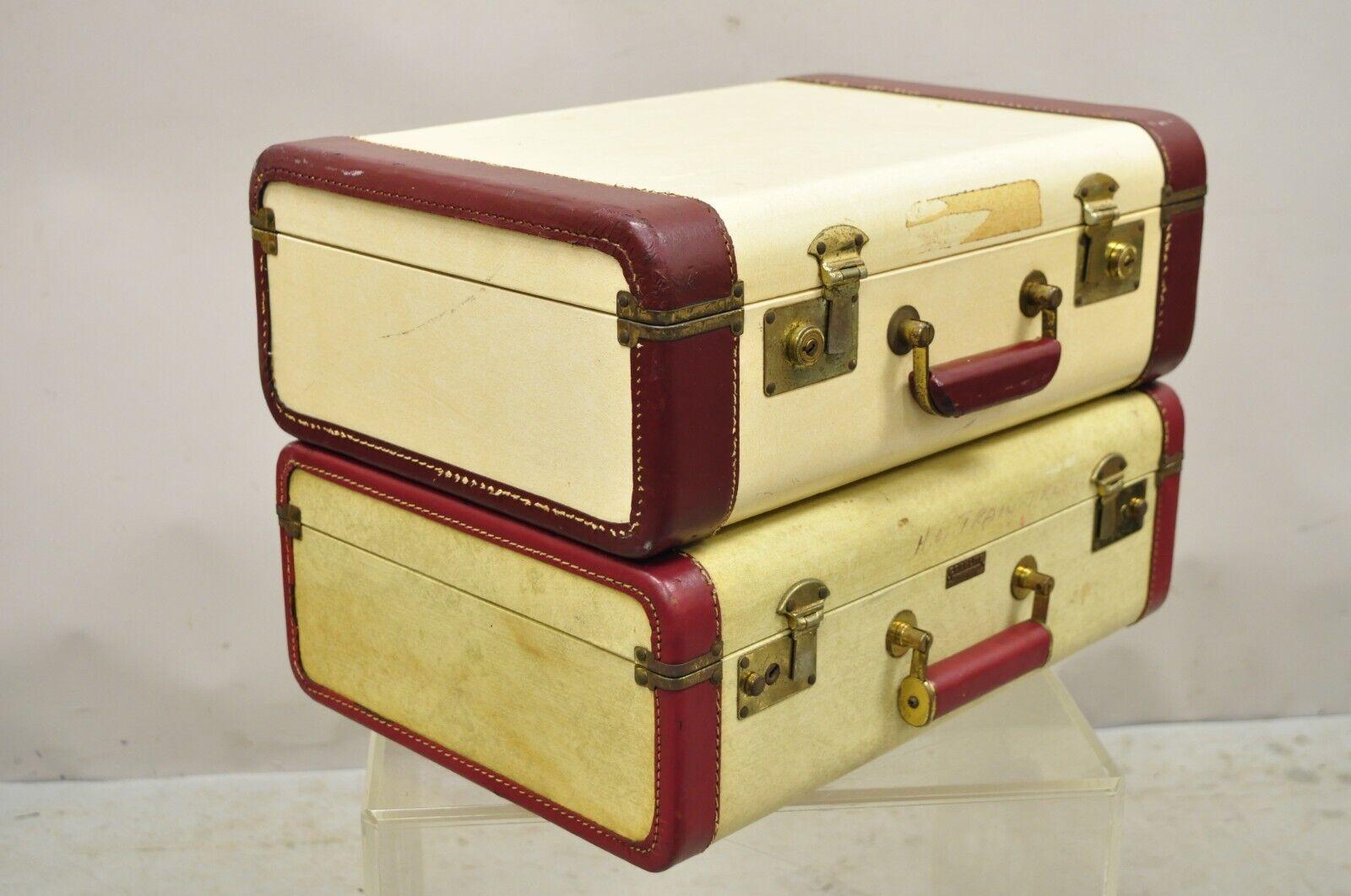 Vintage Horton & Hubbard Cari-Lite Hard Luggage Travel Suitcase - a Pair. Item features has a slight variation in color, hard frames, fitted interior, very nice vintage set, great style and form, no key, but unlocked, one with label. Circa Mid 20th