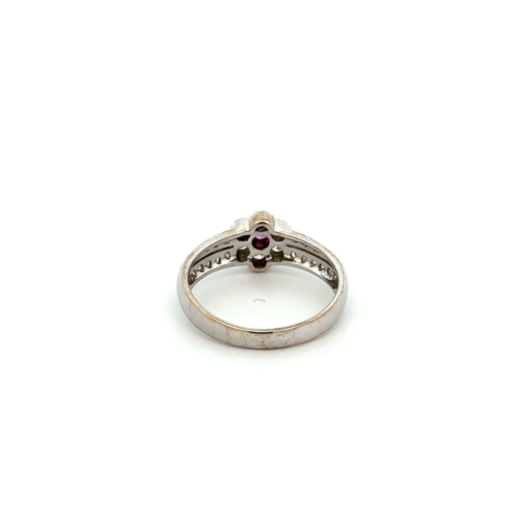 Women's Vintage Hot Pink Sapphire and Diamond Flower Design Gold Ring For Sale