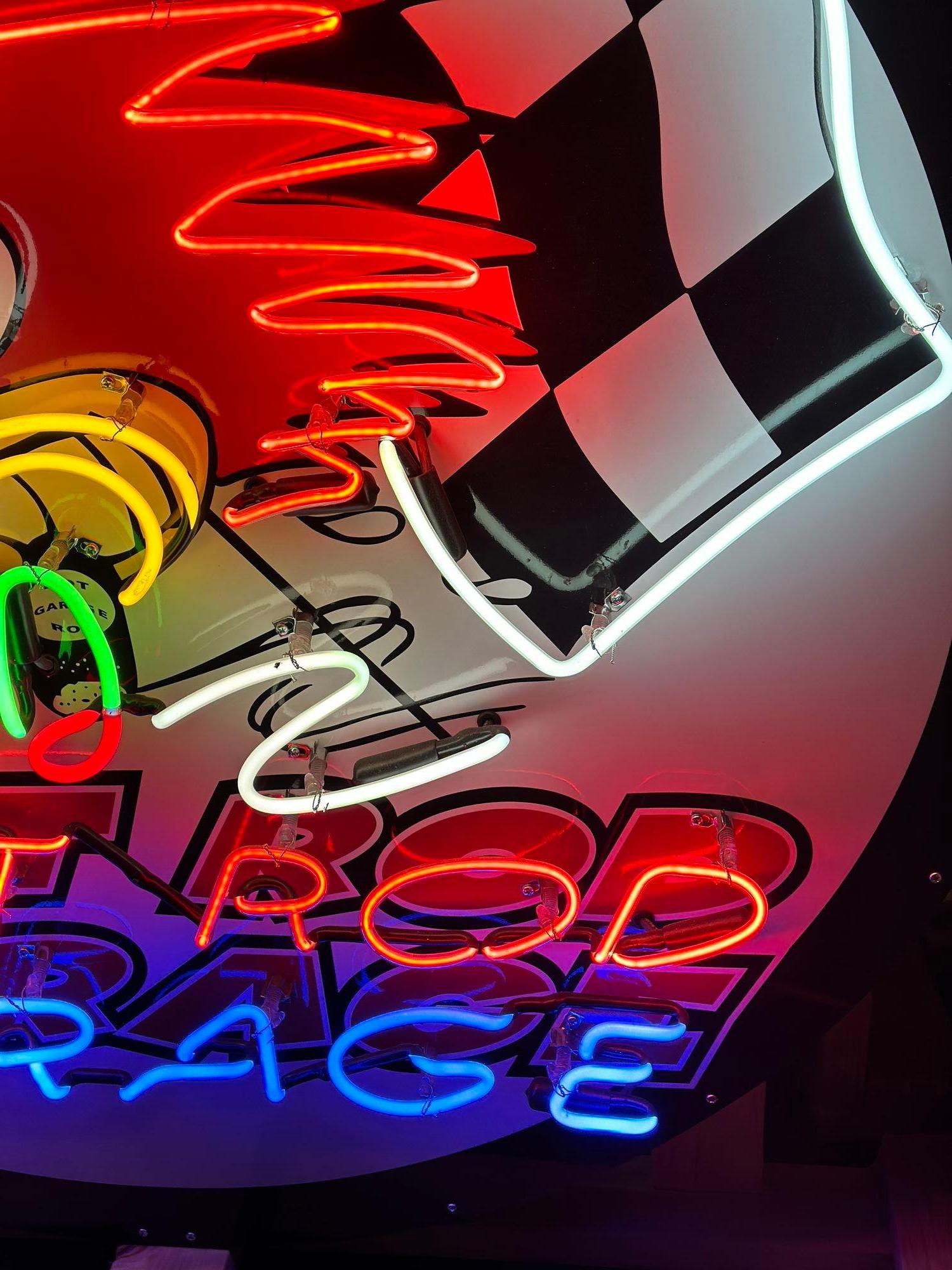 Vintage Hot Rod Garage Neon Sign In Good Condition For Sale In Los Angeles, CA