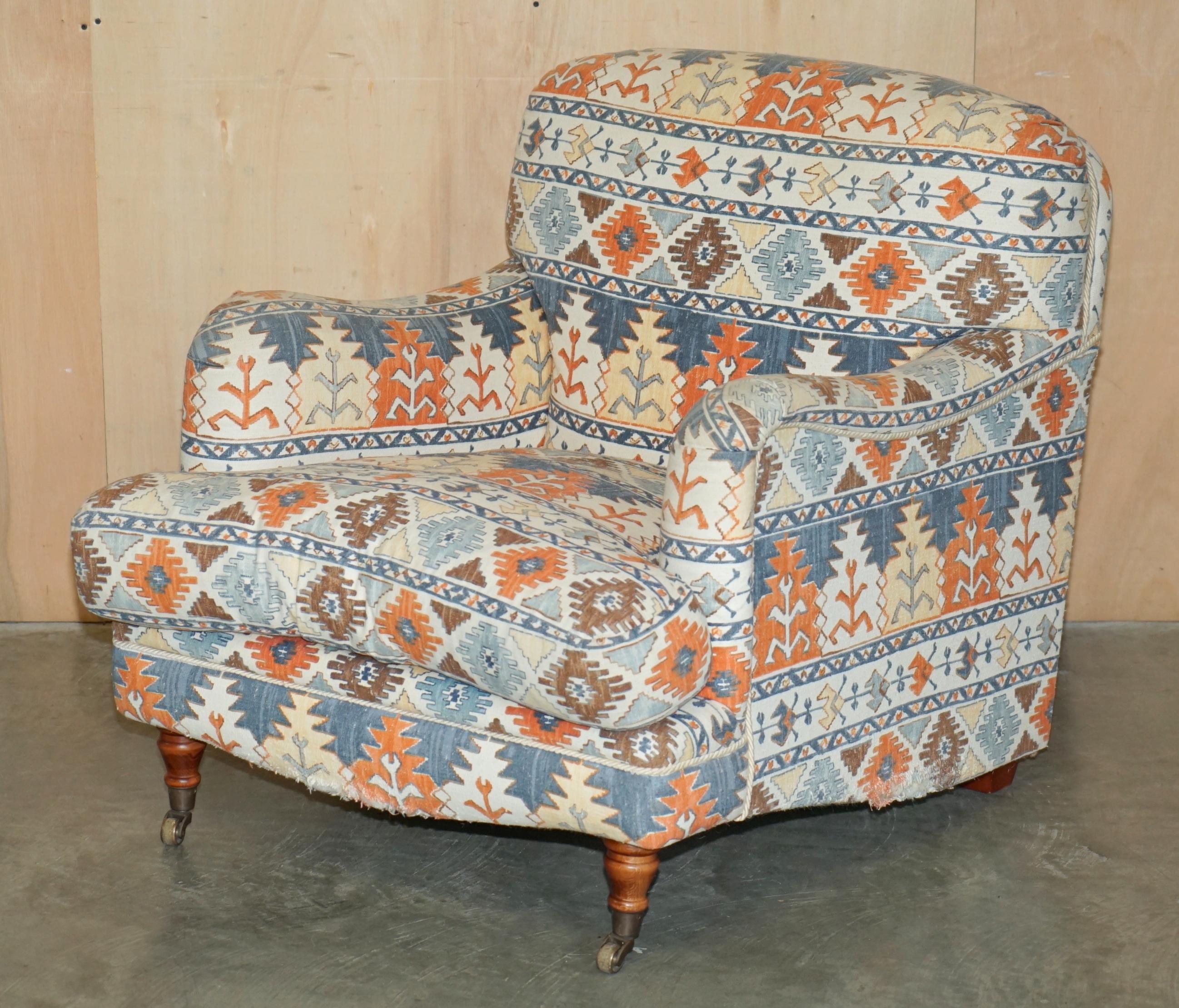 ViNTAGE HOWARD & SON'S KILIM STYLE SOFA AND ARMCHAIR SUITE DISTRESSED FABRIC 4