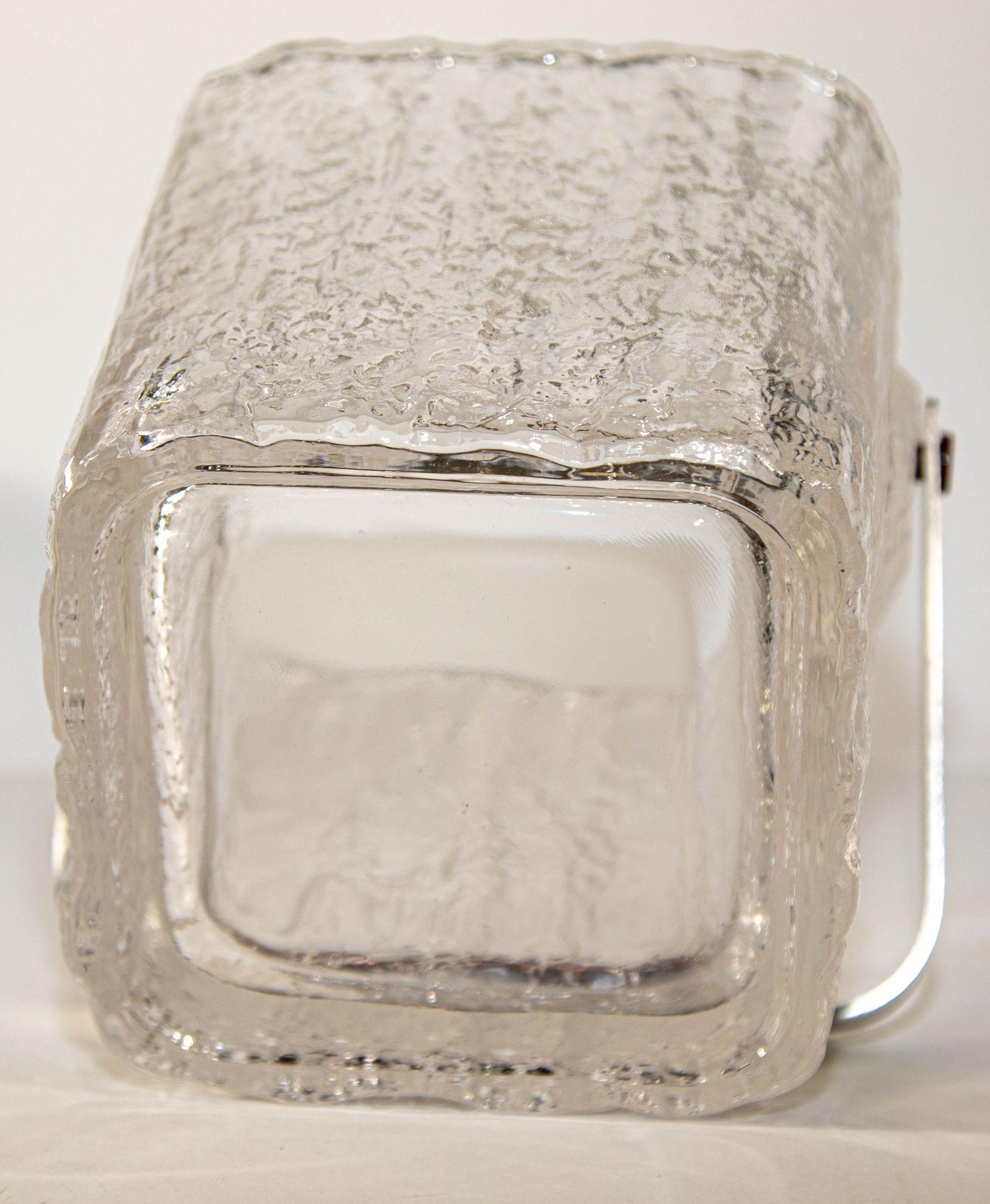 Vintage Hoya Glacier Ice Bucket With Textured Ice Glass, Japan, Circa 1960s In Good Condition For Sale In North Hollywood, CA