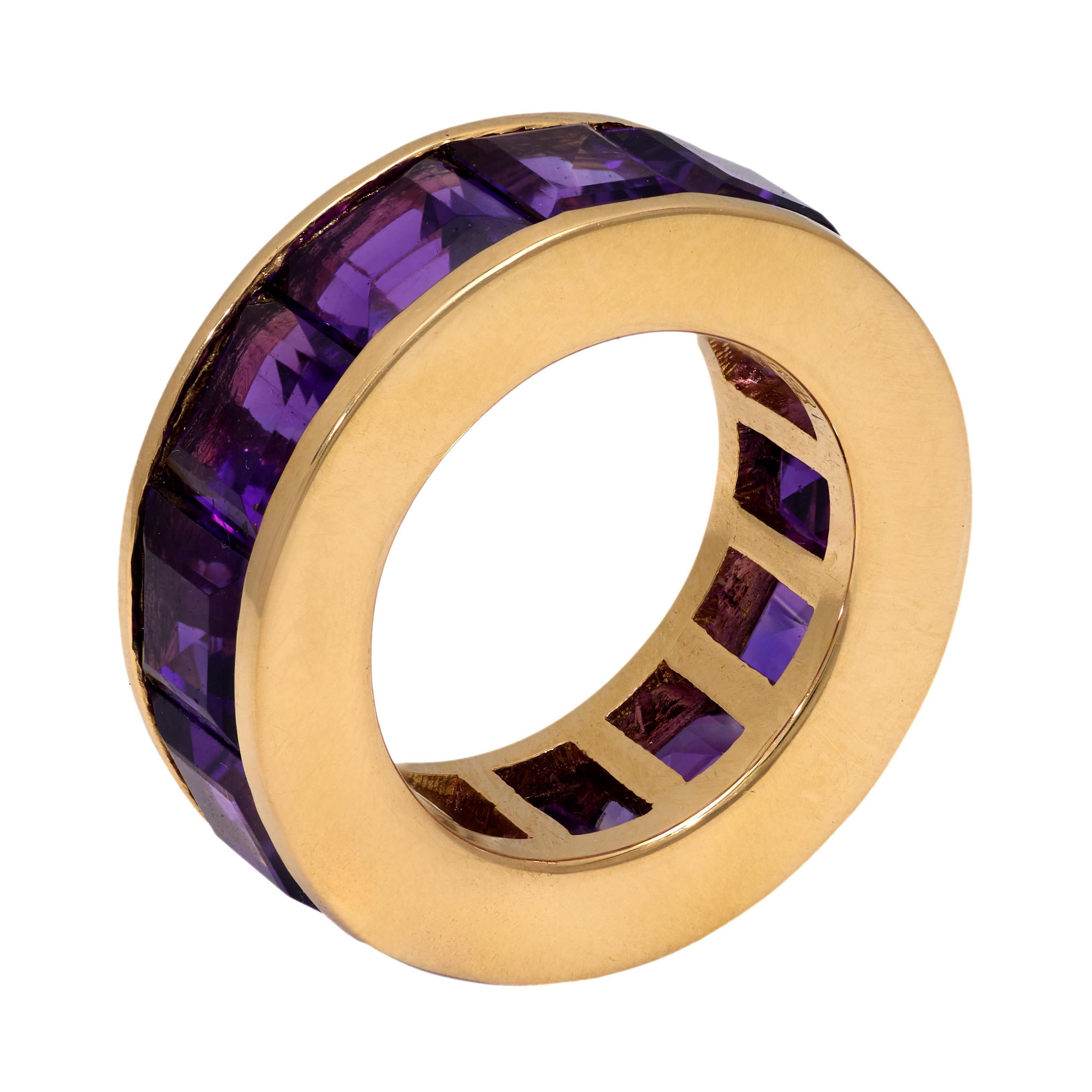 Modern Vintage Hubert 13.80 carat amethyst 14k yellow gold eternity band For Sale