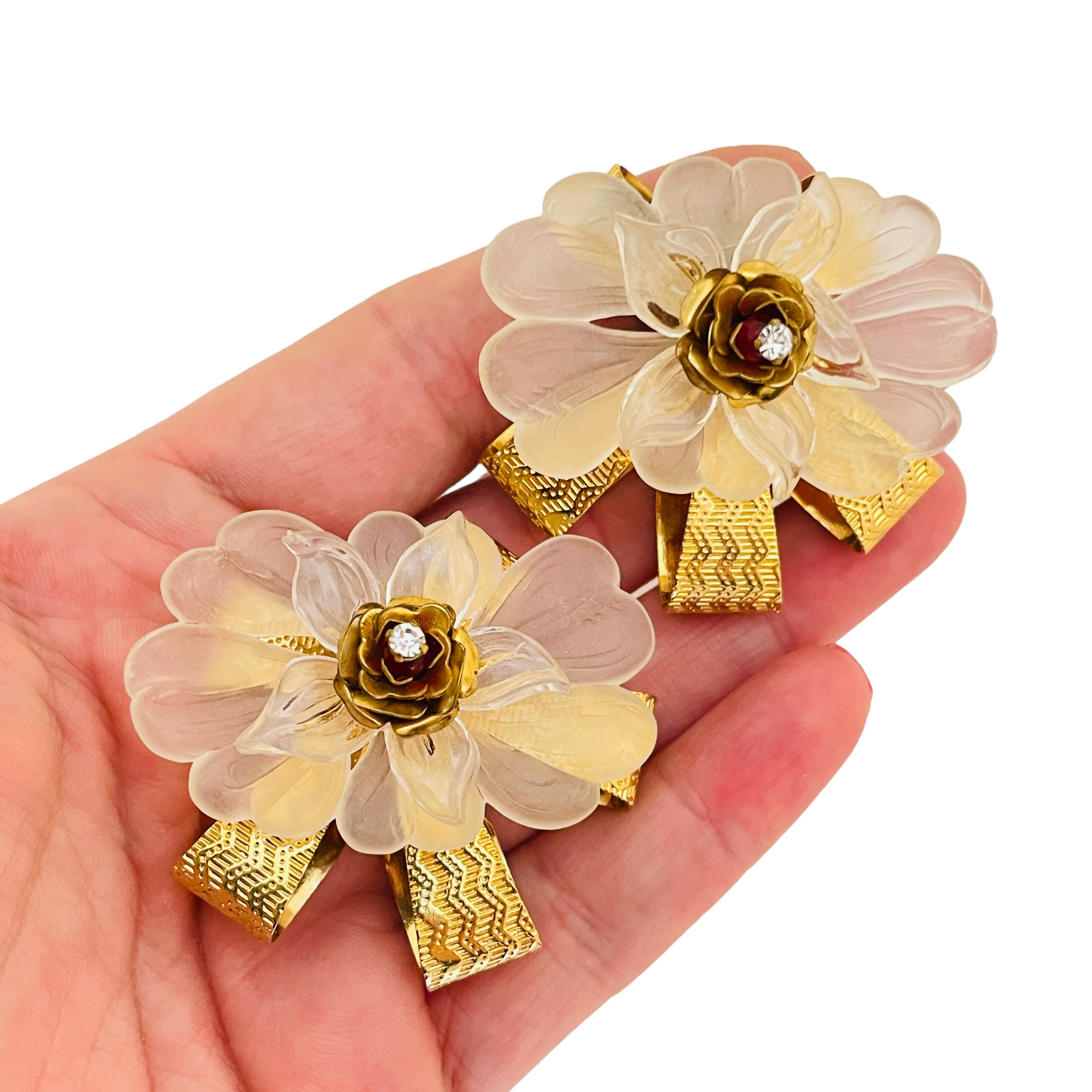 Vintage huge flower lucite designer runway clip on earrings For Sale 1