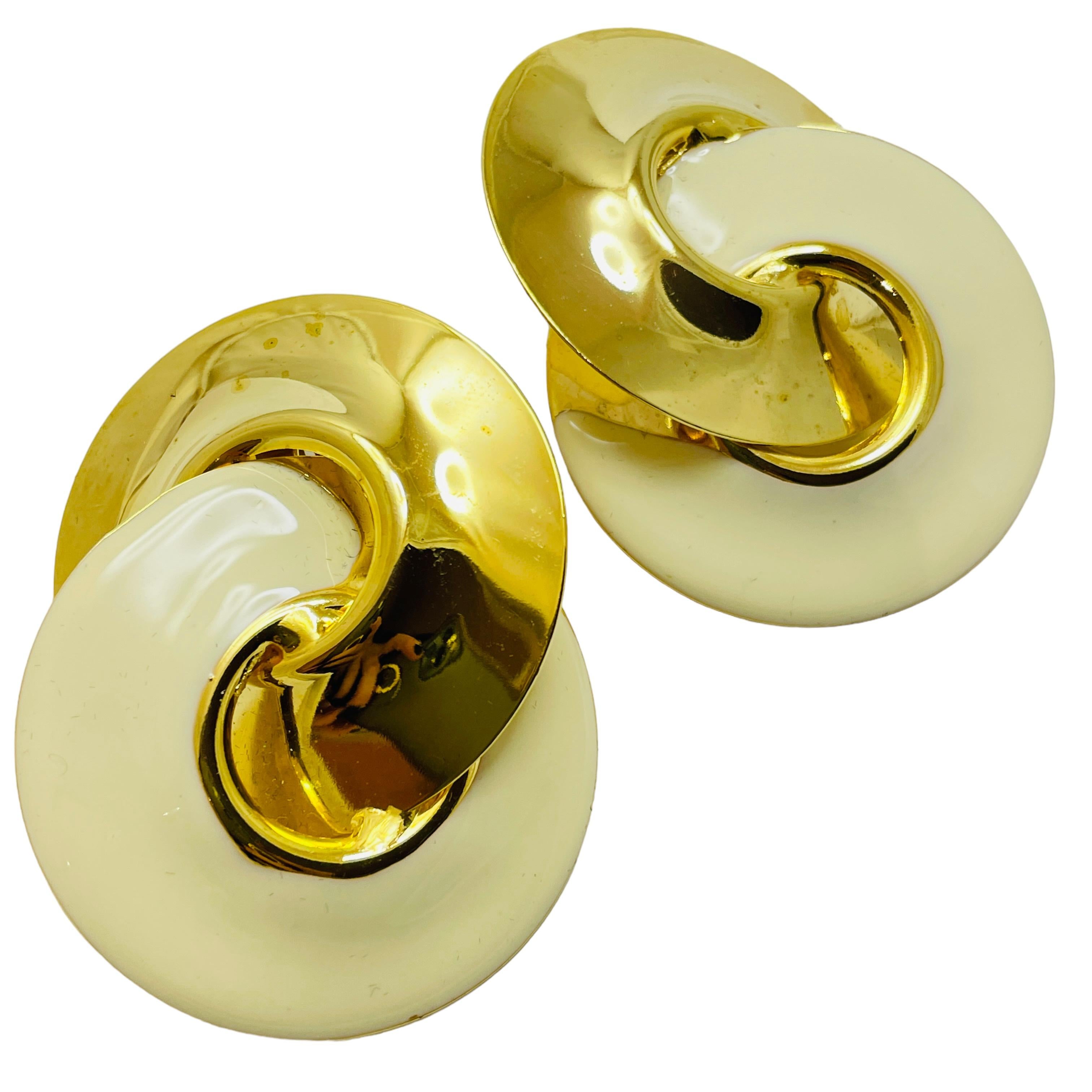 Women's or Men's Vintage huge gold enamel knot designer clip on earrings For Sale