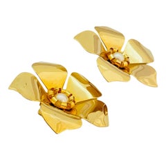 Vintage huge gold flower pearl earrings