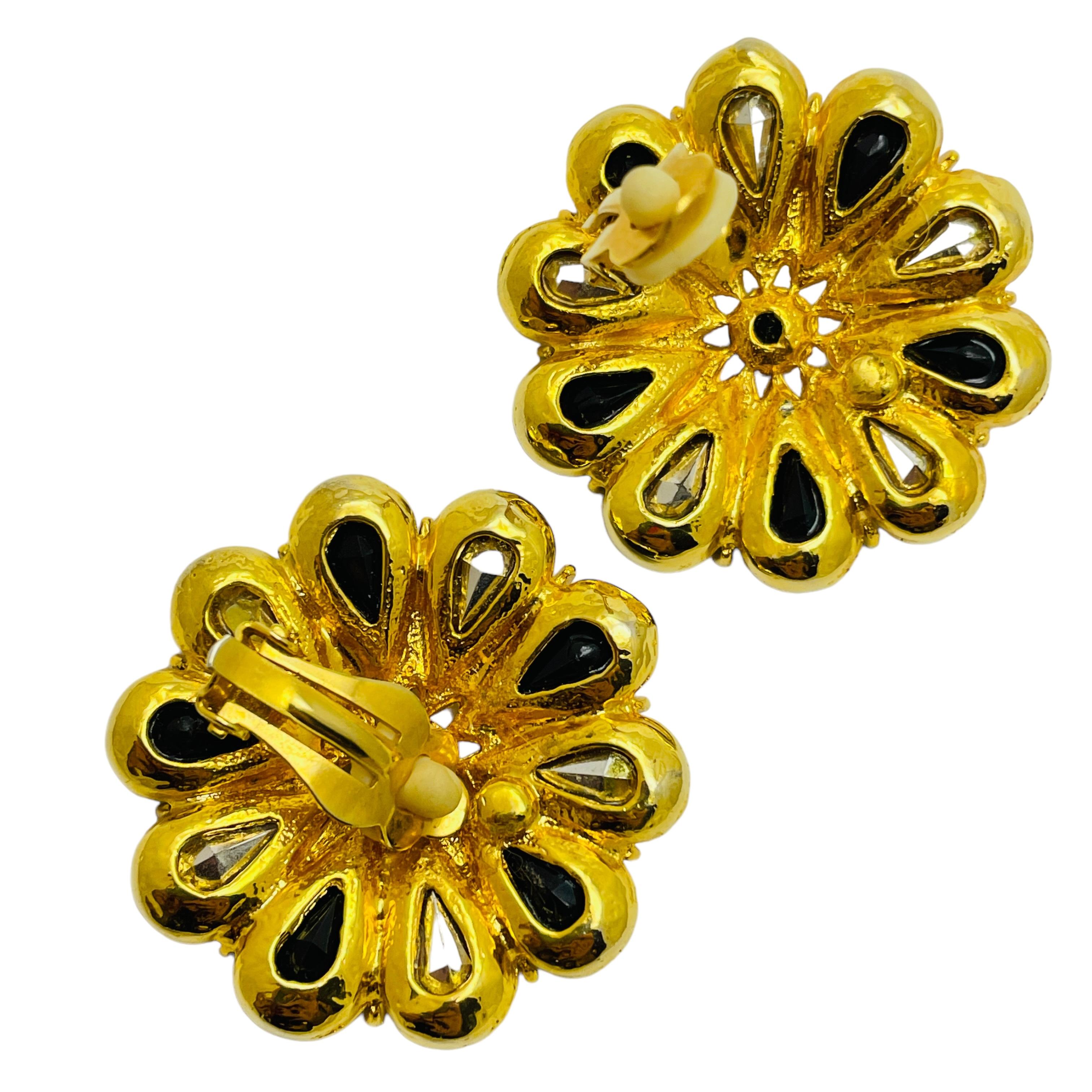 Orecchini a clip in vetro d'oro d'epoca, di grandi dimensioni e di design In condizioni buone in vendita a Palos Hills, IL