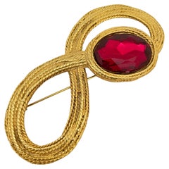 Broche vintage enorme de cristal rojo oro mate de diseño de pasarela