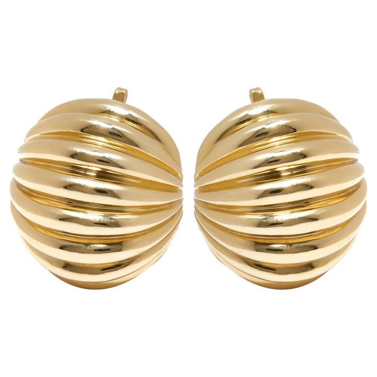 Vintage Huggie Gold Clip Earrings in Fluted Dome Design For Sale at 1stDibs