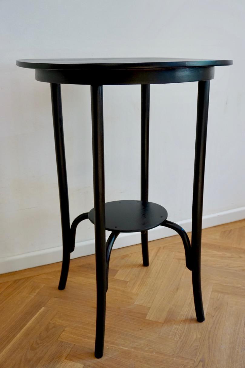 Vintage Hungarian Black Bentwood Side Table from Debreceni Hajlitott Butorgyar In Good Condition In  Budapest, HU