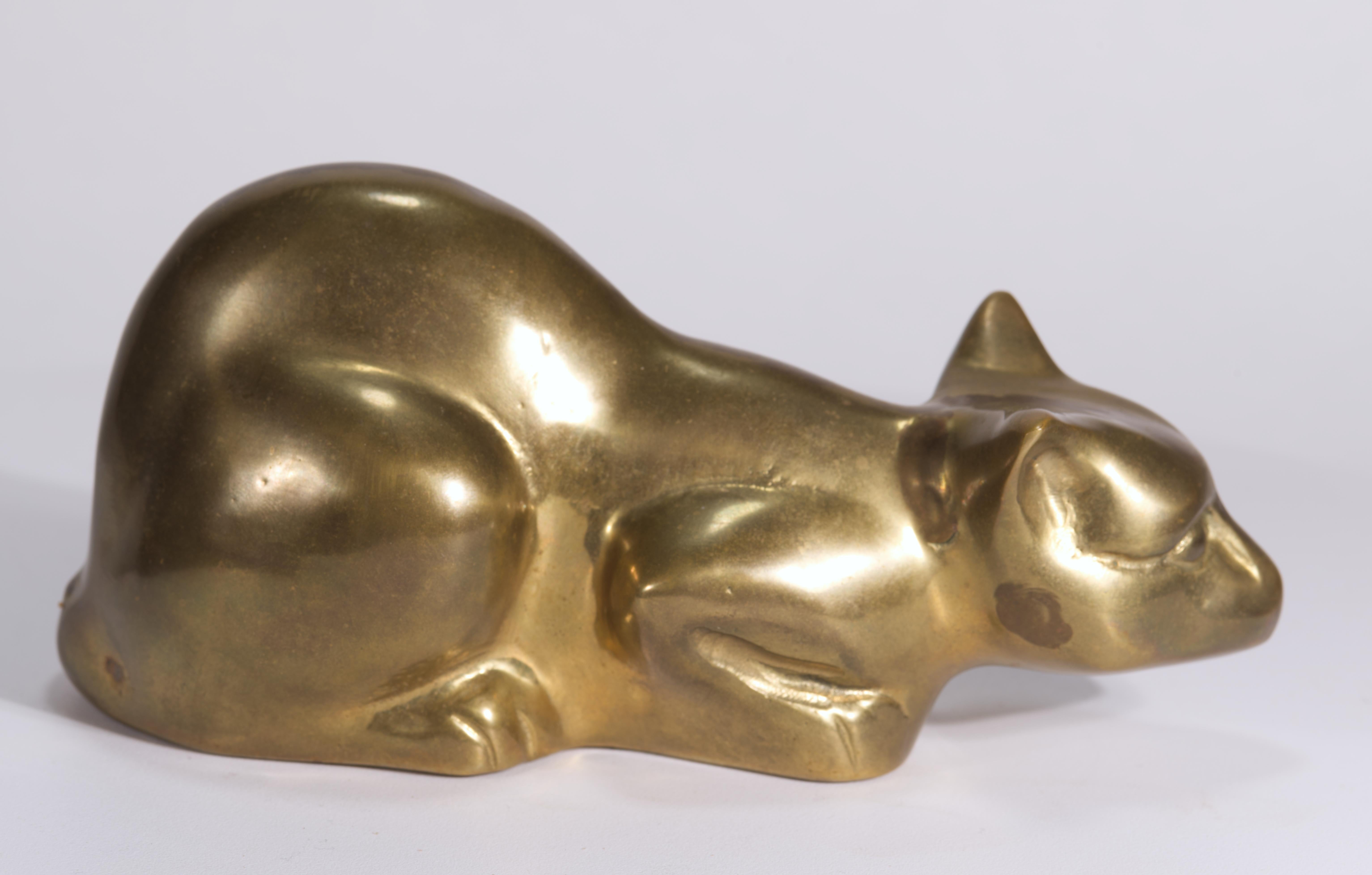 Vintage Hunting Crouching Brass Cat Figurine In Good Condition For Sale In Clifton Springs, NY