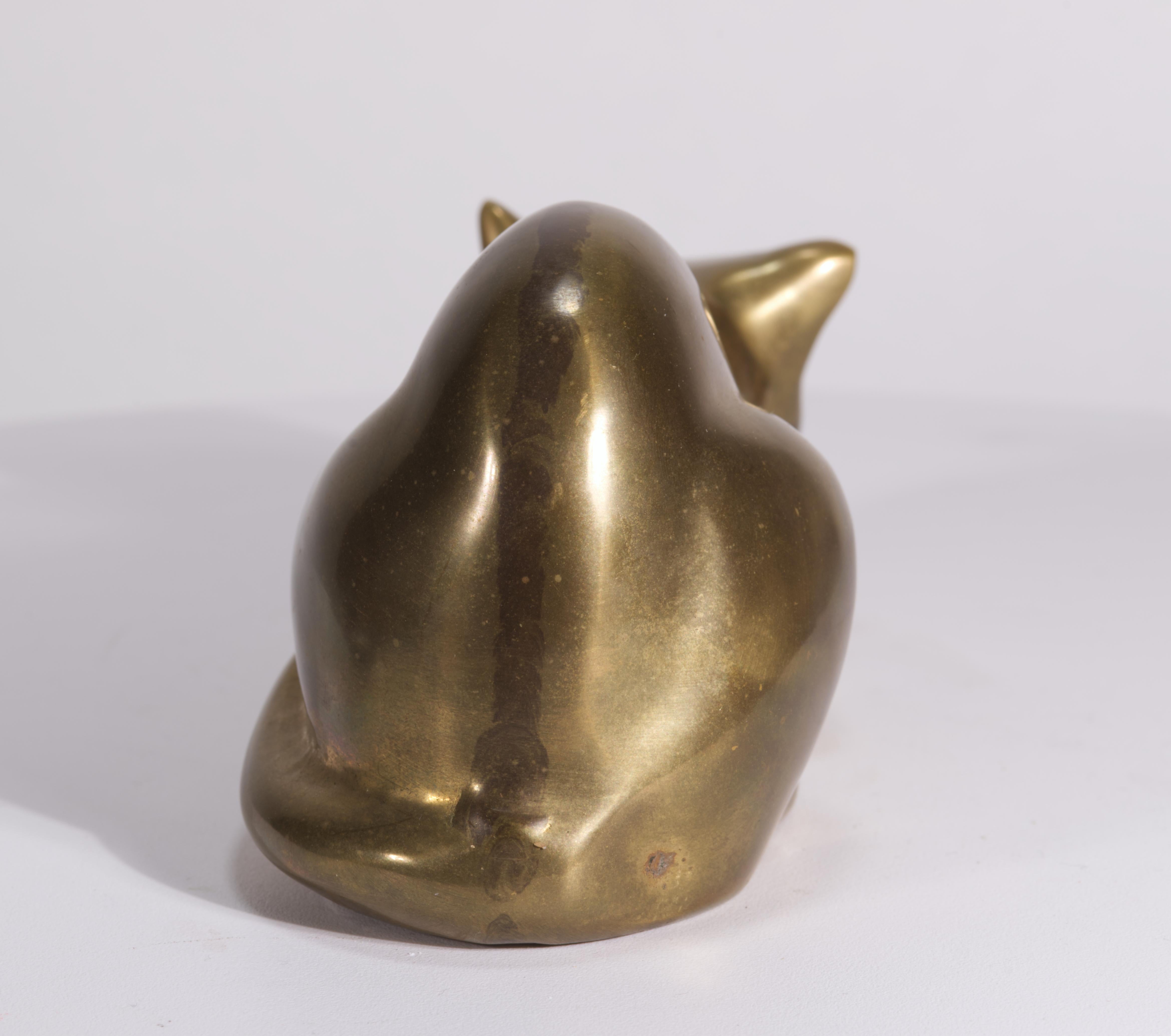 Vintage Hunting Crouching Brass Cat Figurine For Sale 1