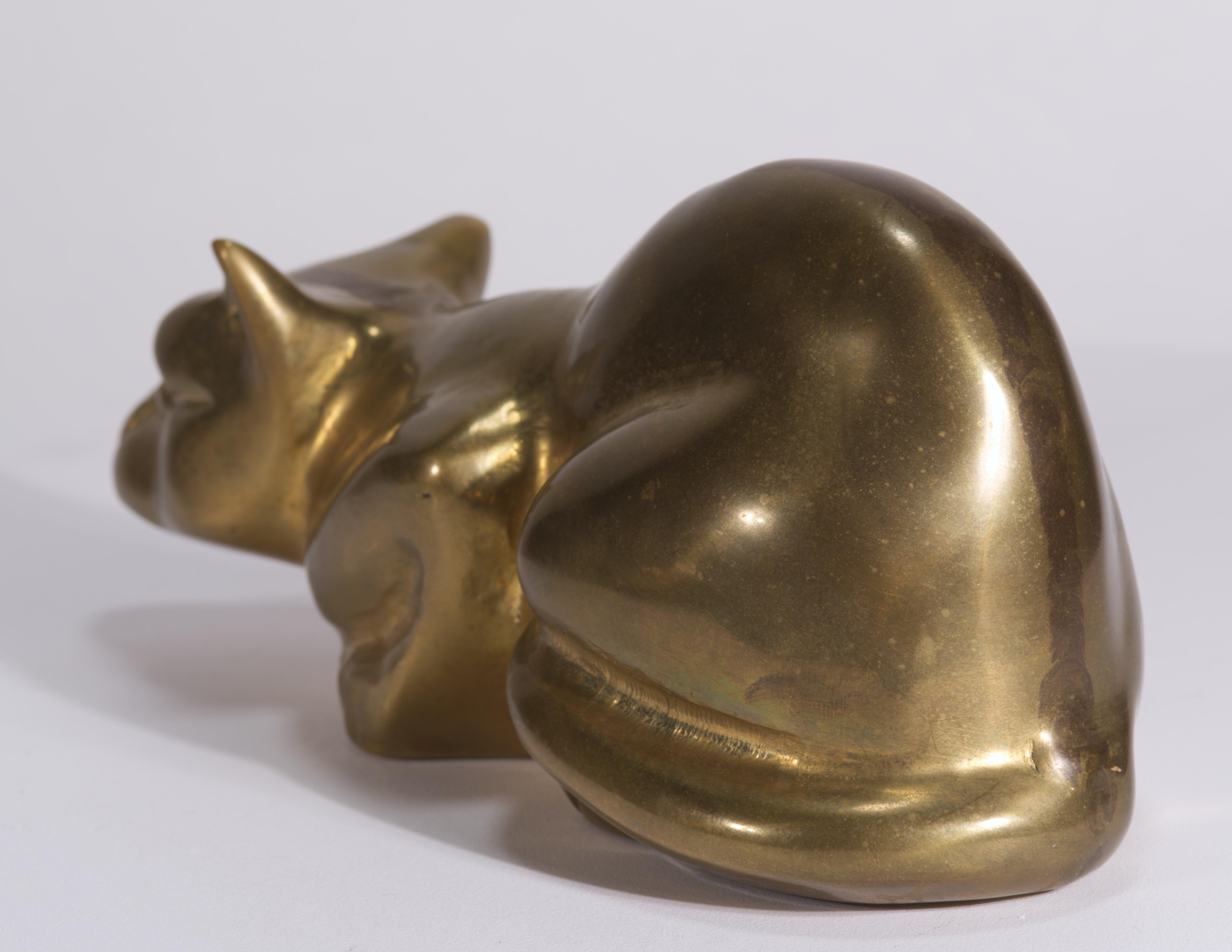 Vintage Hunting Crouching Brass Cat Figurine For Sale 2