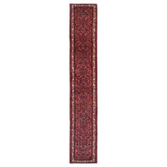 Vintage Hussein Abad Teppich-Läufer, Geometrischer traditioneller Läufer
