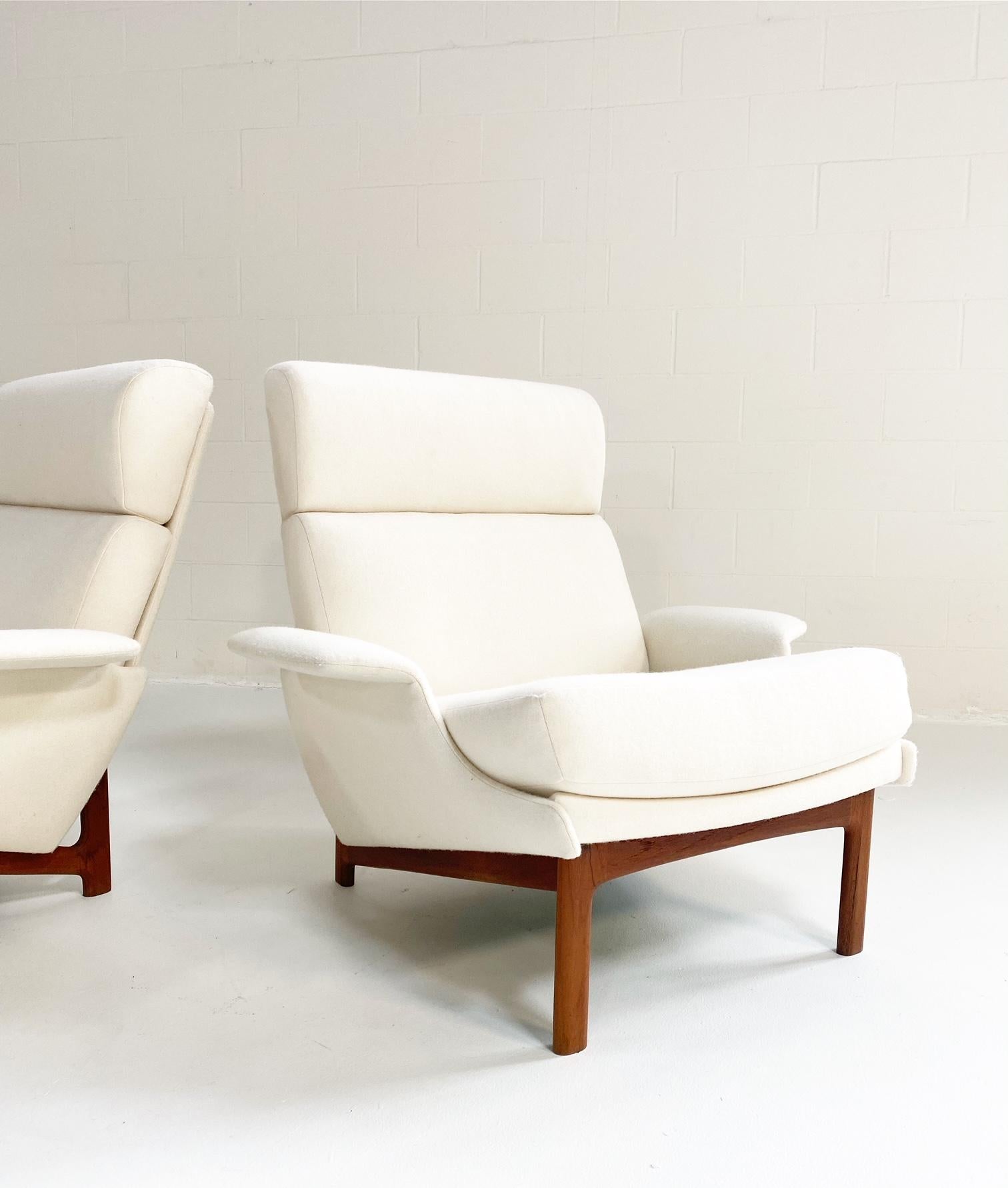 Vintage Ib Kofod-Larsen Adam Chairs in Wool Felt, Pair In Good Condition In SAINT LOUIS, MO