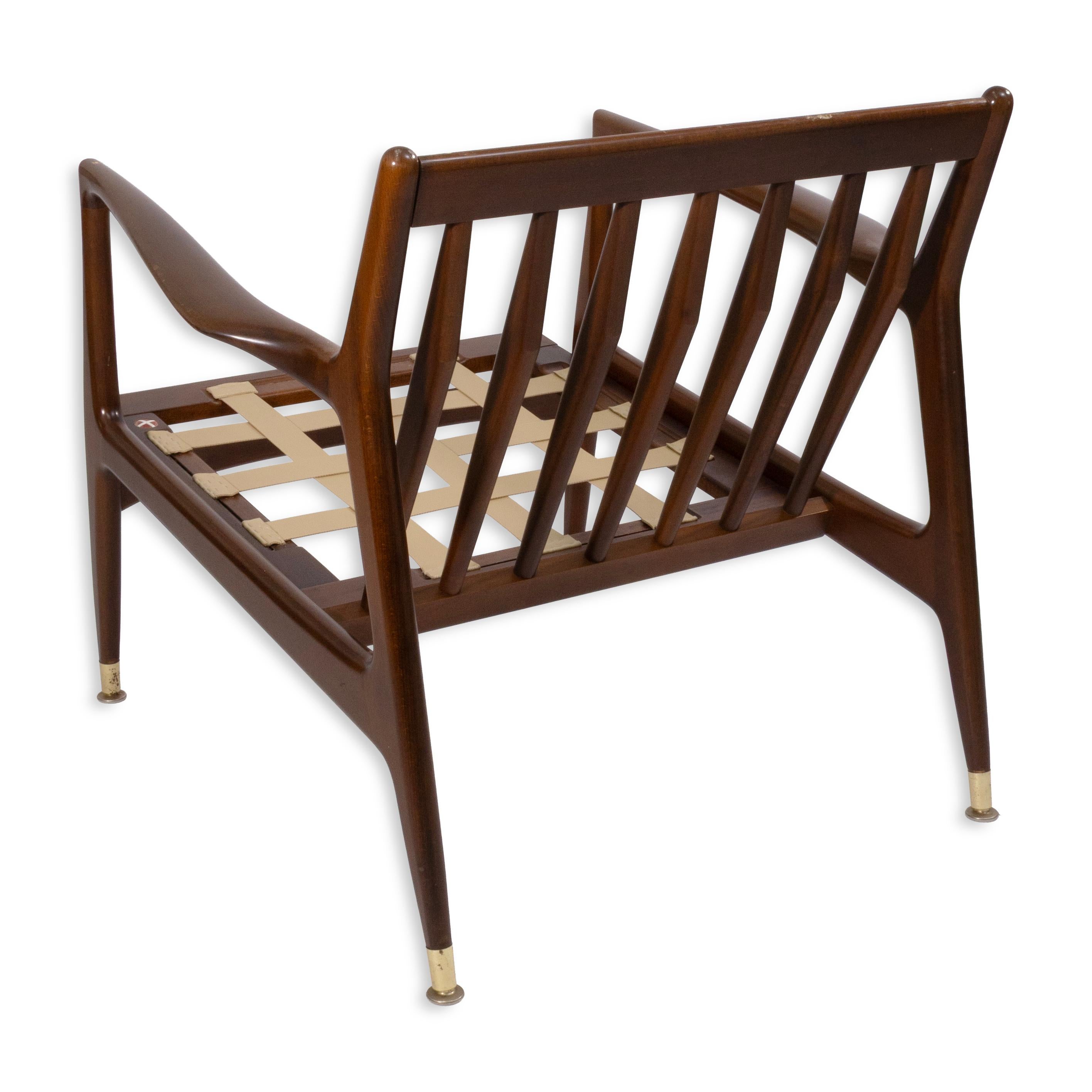 Vintage By Kofod Larson für Selig Modern Dänischer Nussbaum Lounge Stuhl im Zustand „Gut“ im Angebot in Keego Harbor, MI