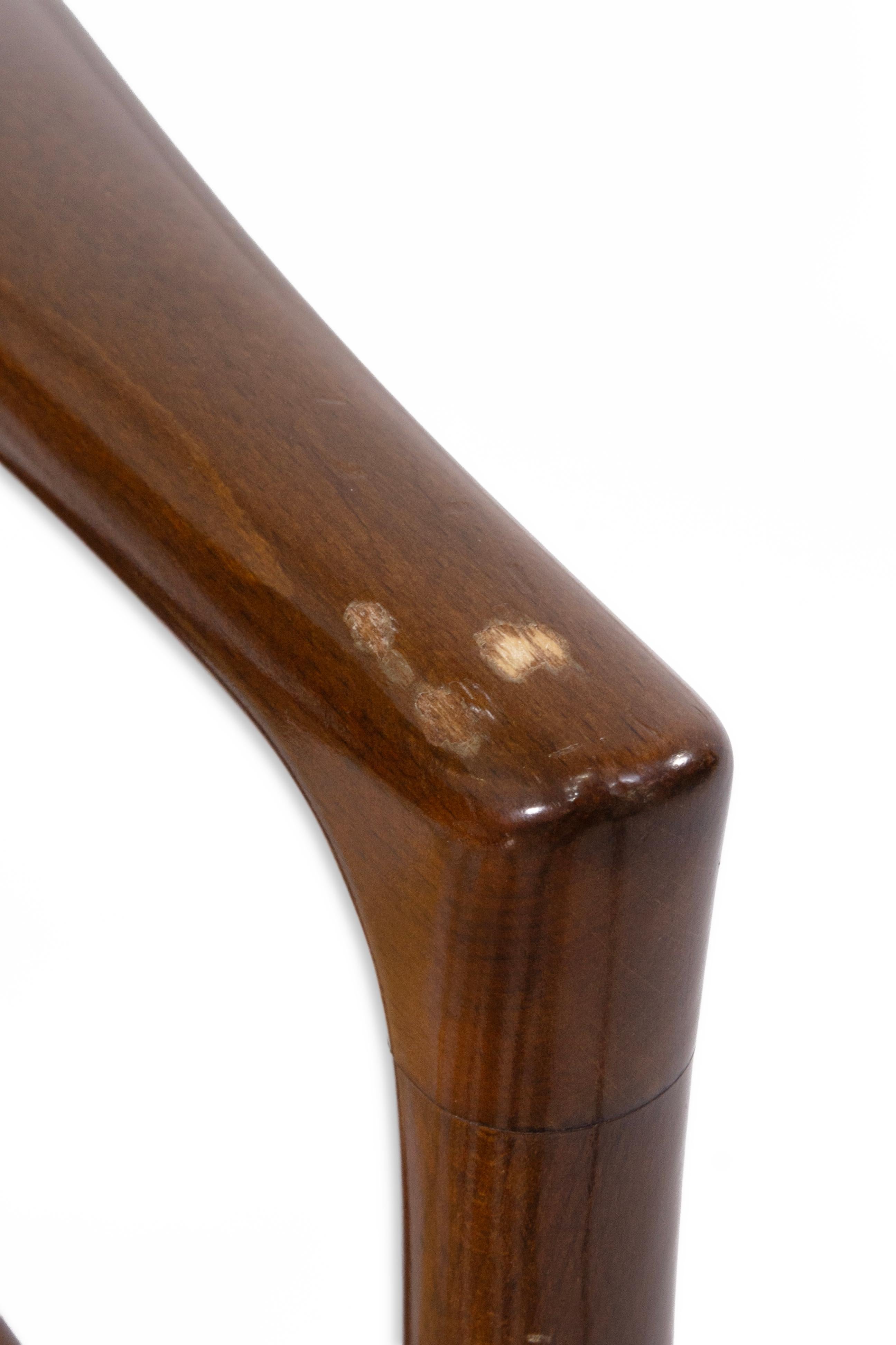 Vintage By Kofod Larson für Selig Modern Dänischer Nussbaum Lounge Stuhl im Angebot 3