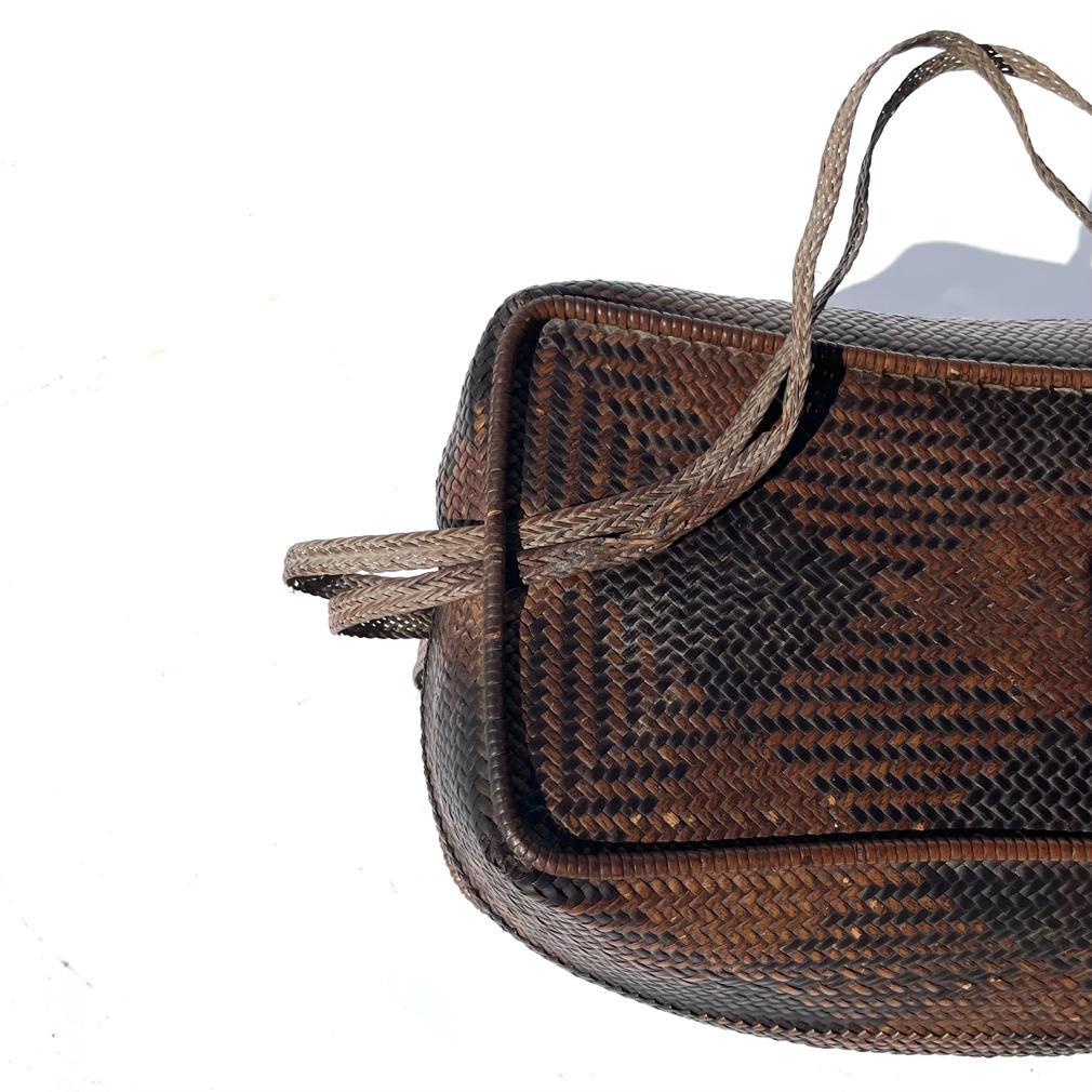 Cesto con coperchio in rattan Iban d'epoca, West Kalimantan in vendita 3