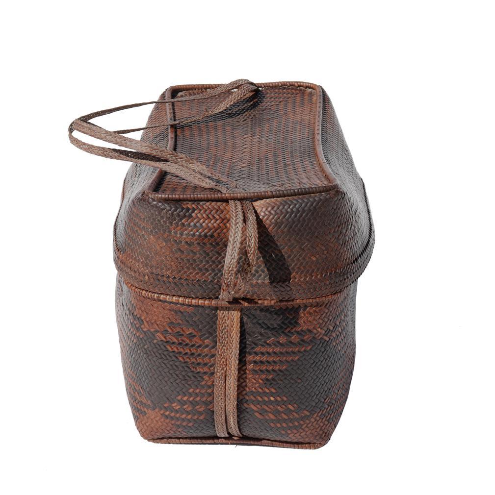 Tribale Cesto con coperchio in rattan Iban d'epoca, West Kalimantan in vendita