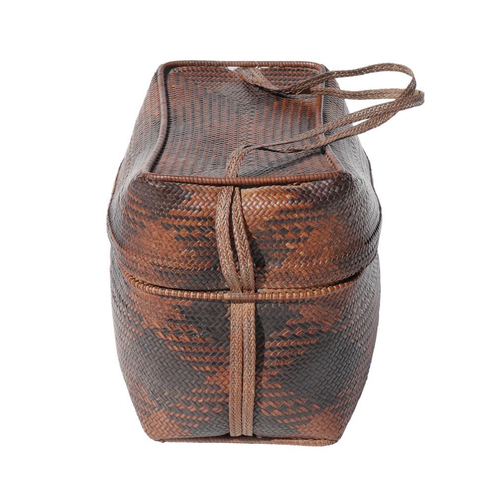 XX secolo Cesto con coperchio in rattan Iban d'epoca, West Kalimantan in vendita