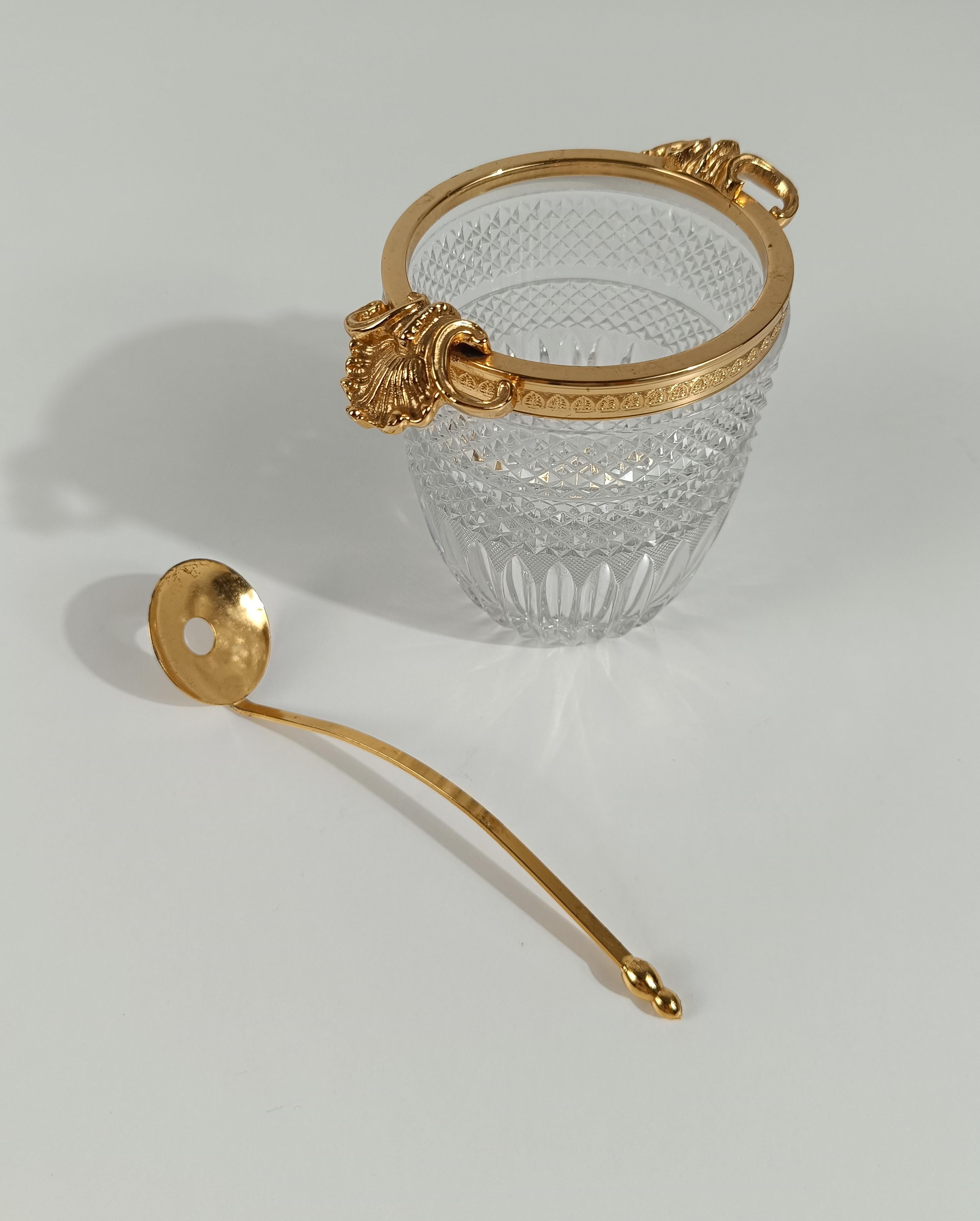 Vintage Ice Bucket in Cut Crystal with gilded metal Shells in Rococo Style For Sale 2