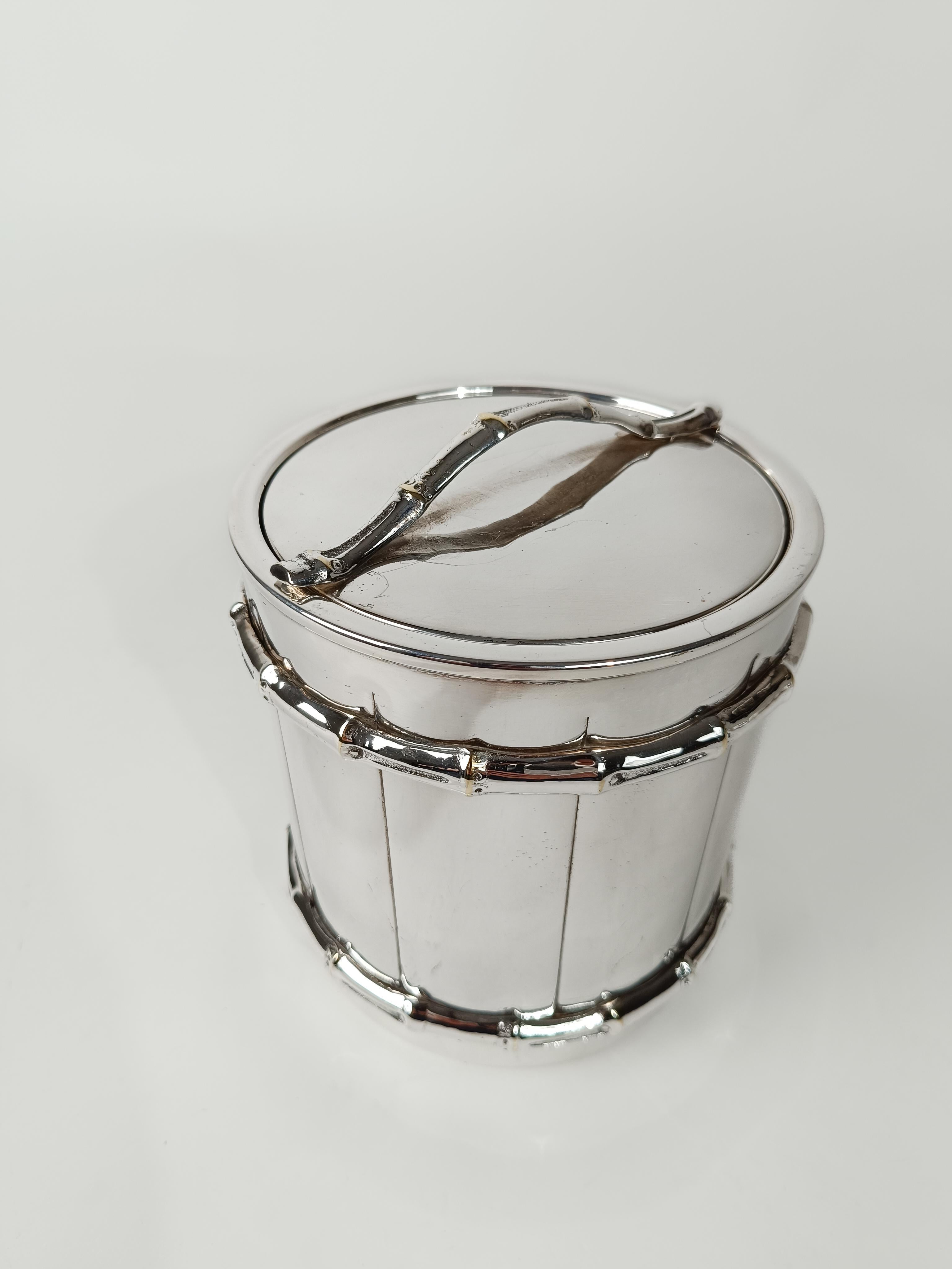 Seau à glace vintage en faux bambou plaqué argent, Maison Baguès Style,  70s en vente 3