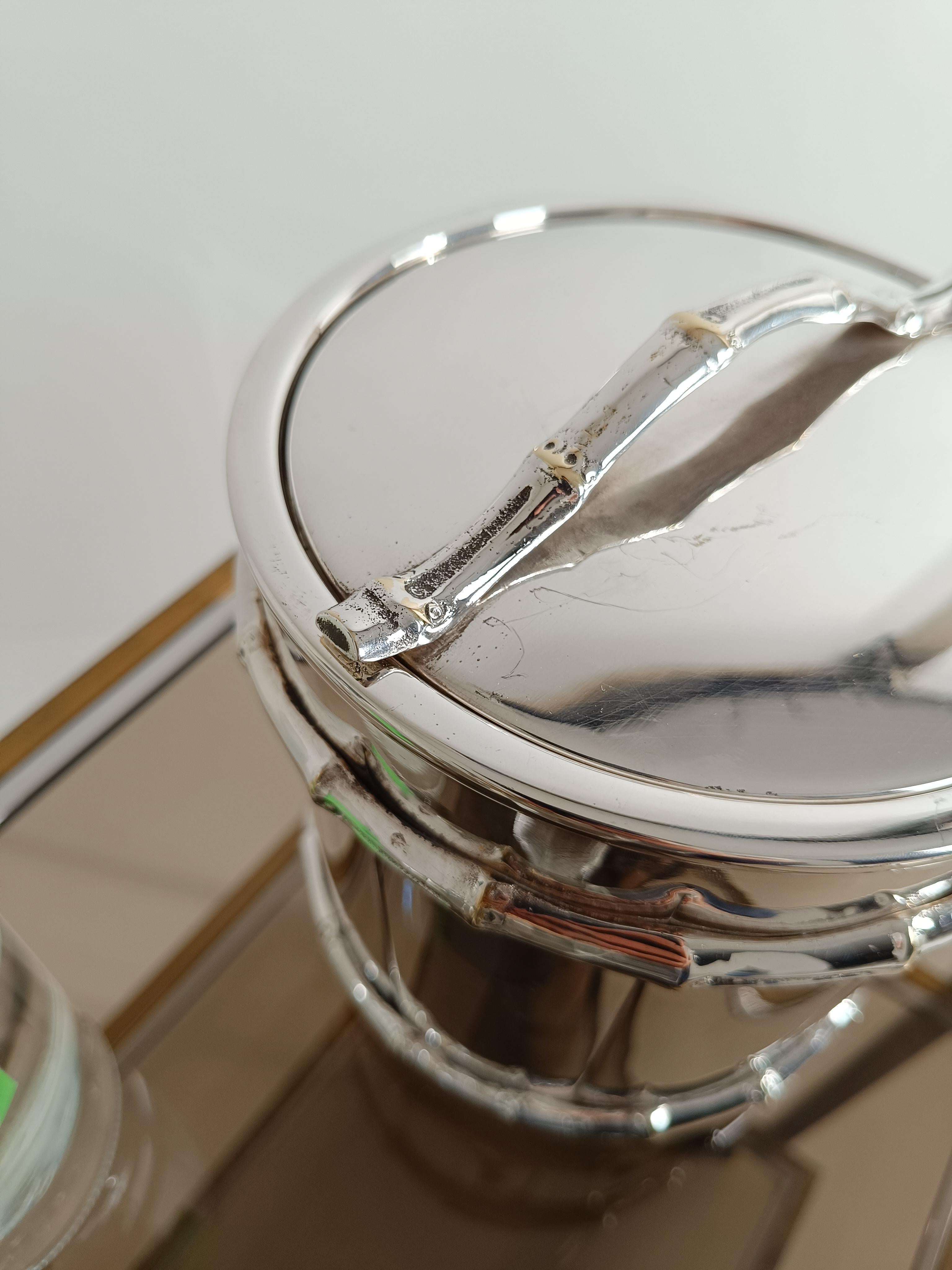 Plaqué argent Seau à glace vintage en faux bambou plaqué argent, Maison Baguès Style,  70s en vente