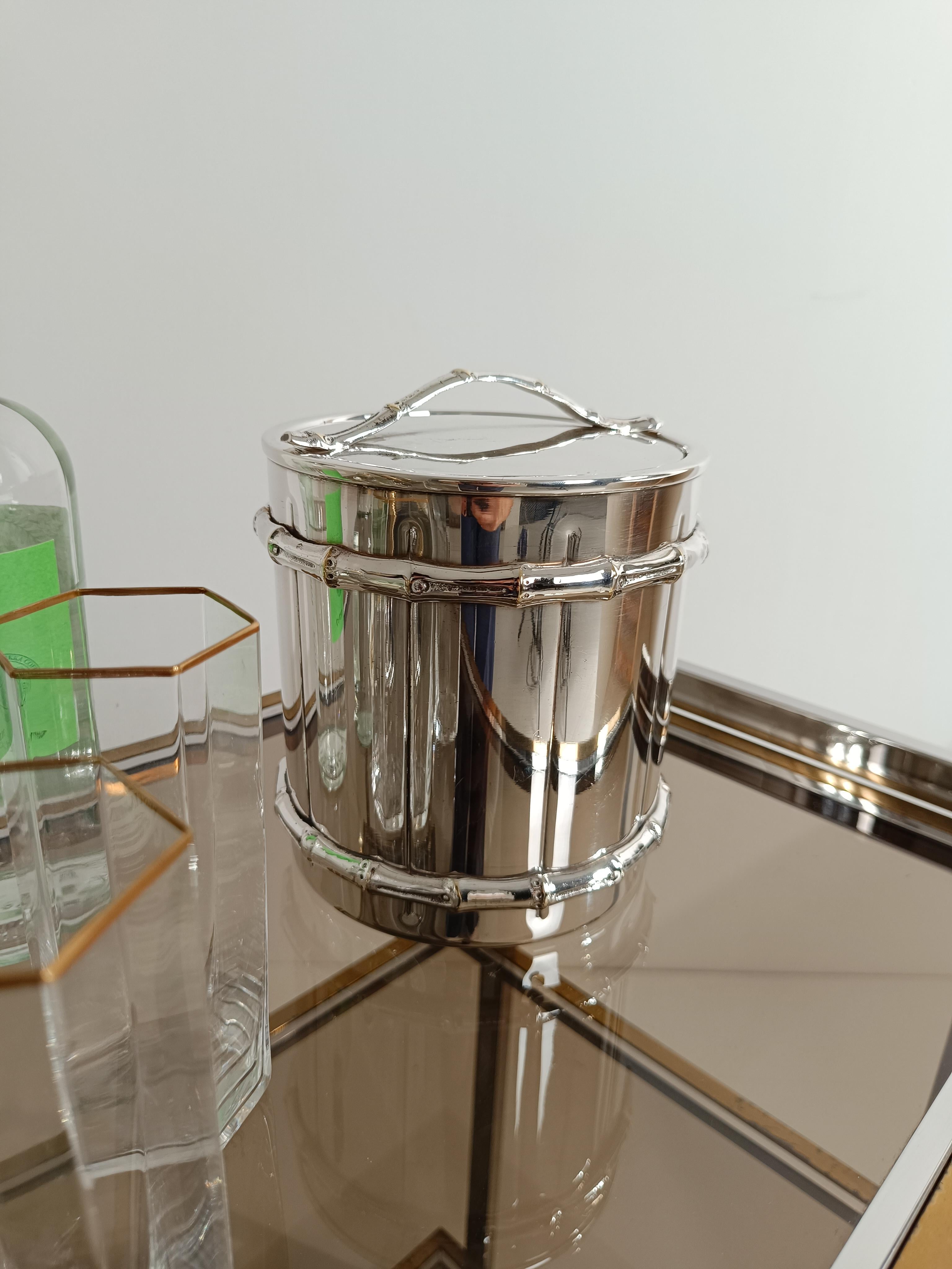 Seau à glace vintage en faux bambou plaqué argent, Maison Baguès Style,  70s en vente 2