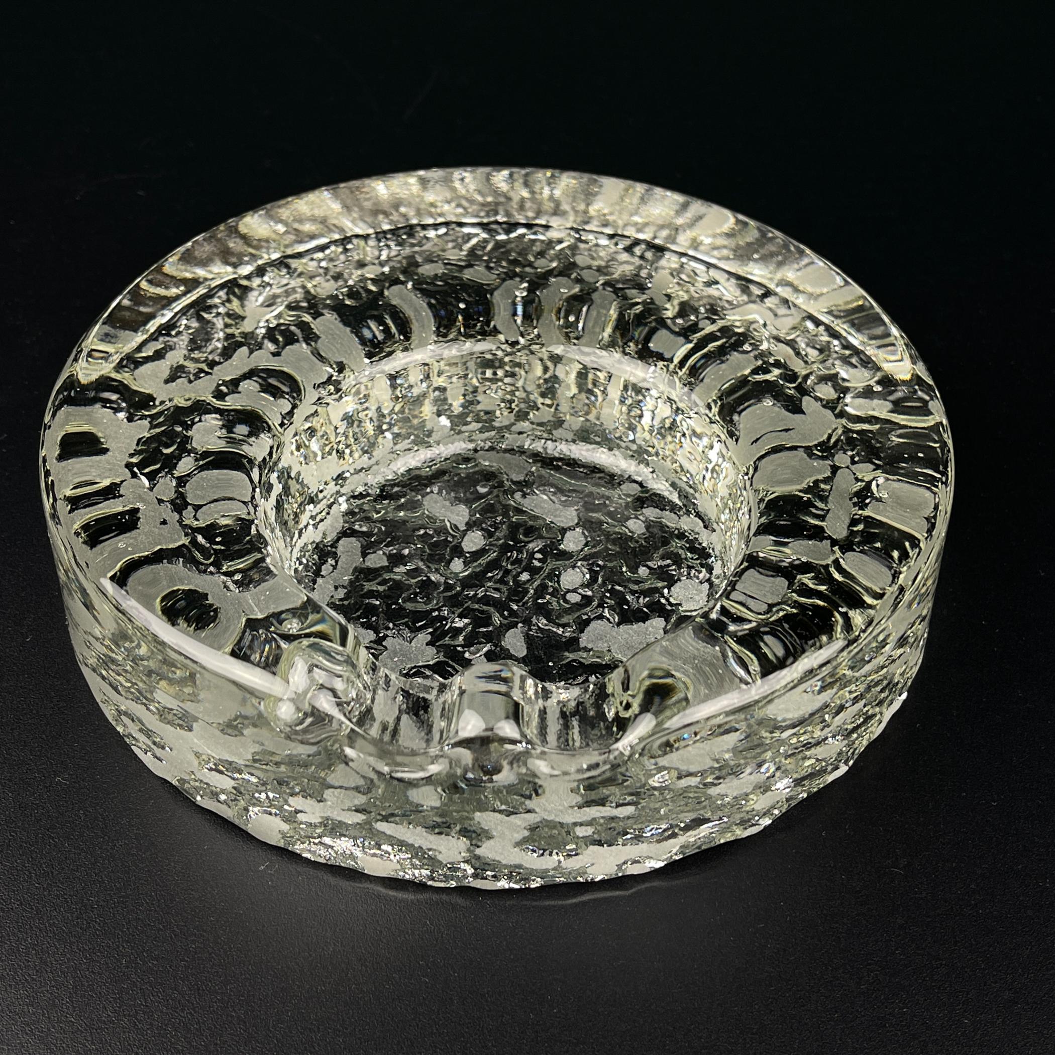 Cendrier vintage en verre à glace par Kosta Boda, Suède, années 1970 en vente 7