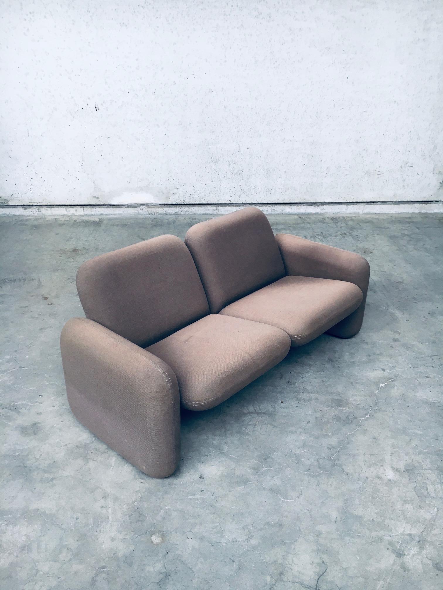 Vintage Midcentury Modern Design CHICLET Sofa by Ray Wilkes for Herman Miller. Made in the USA, late 1970's - eraly 1980's. Marked with Herman Miller label, and a possible date: 10-4-80. All original 2-seater sofa in a light brown fabric. This sofa