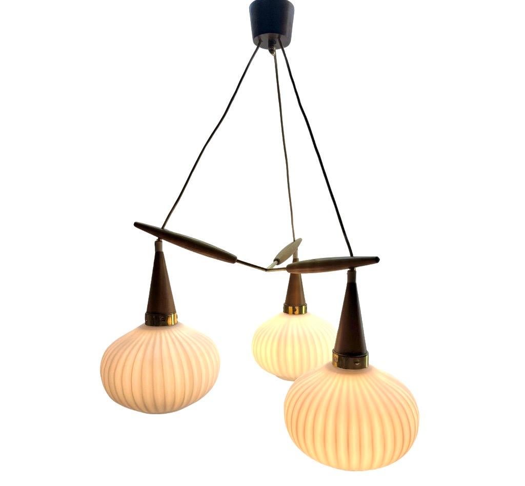 Vintage iconic Cascade lamp by Massive 1960s

Size Globe: 21 cm x 16 cm

Photography fails to capture the color en the beauty of the piece. 
In real-time, they look stunning.

Height adjustable to suit your needs.
As service: We can adjust the lamp