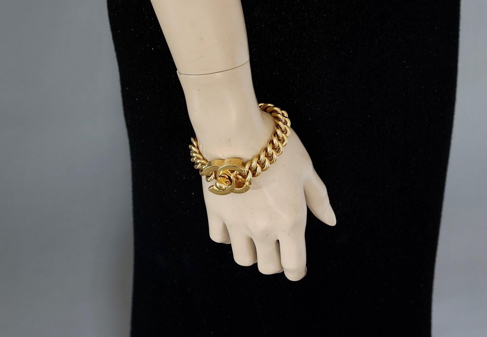 Women's Vintage Iconic CHANEL CC Turnlock Chain Bracelet
