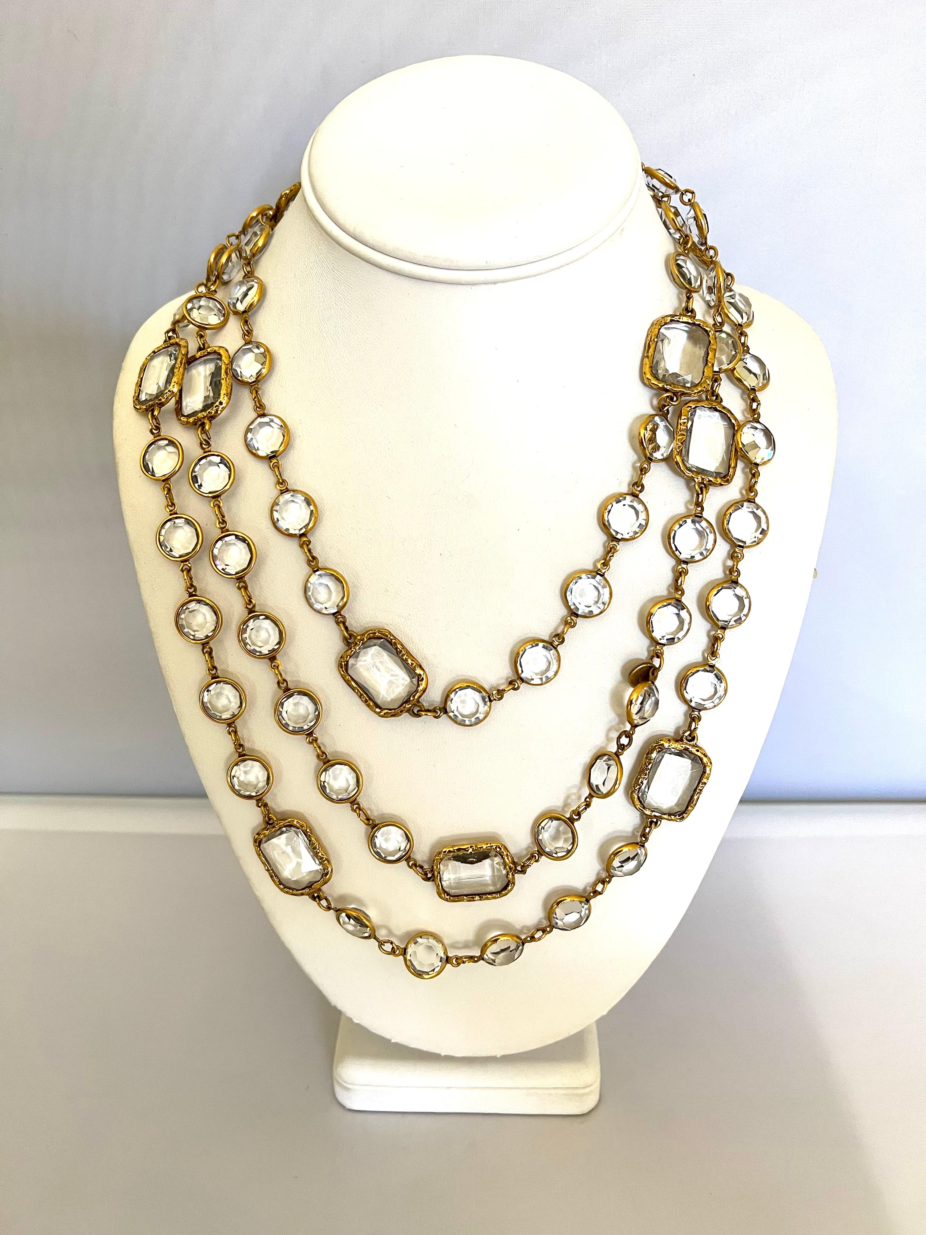 Iconic vintage Coco Chanel faceted chicklet necklace sautoir - comprised out of gilt metal 